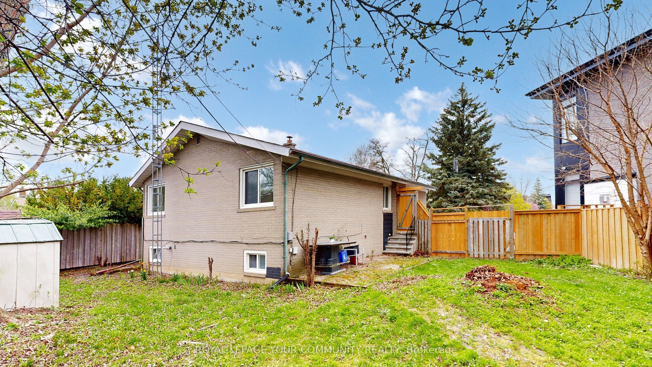 446 Lynett Crescent Property Photo 49