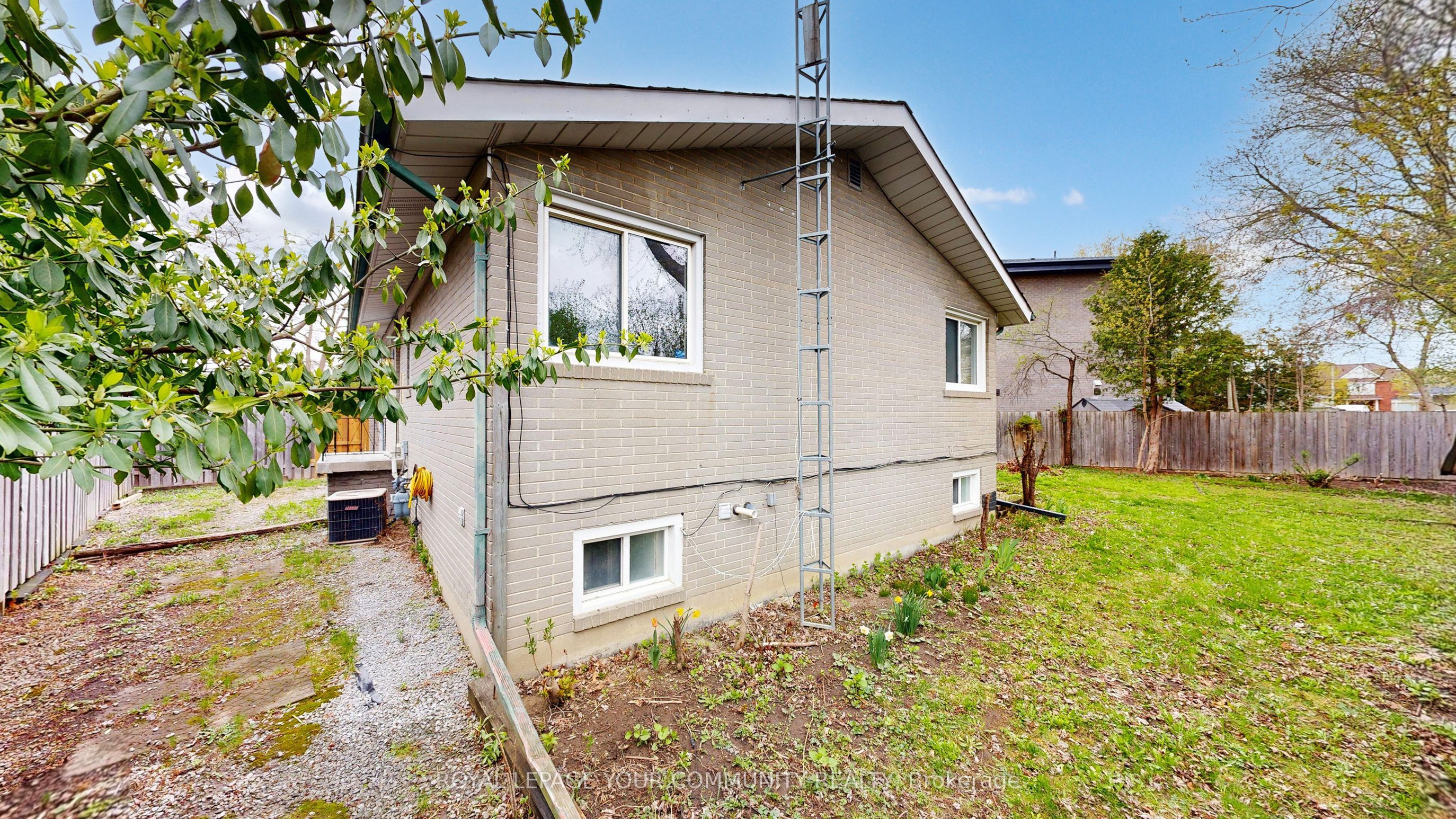 446 Lynett Crescent Property Photo 50