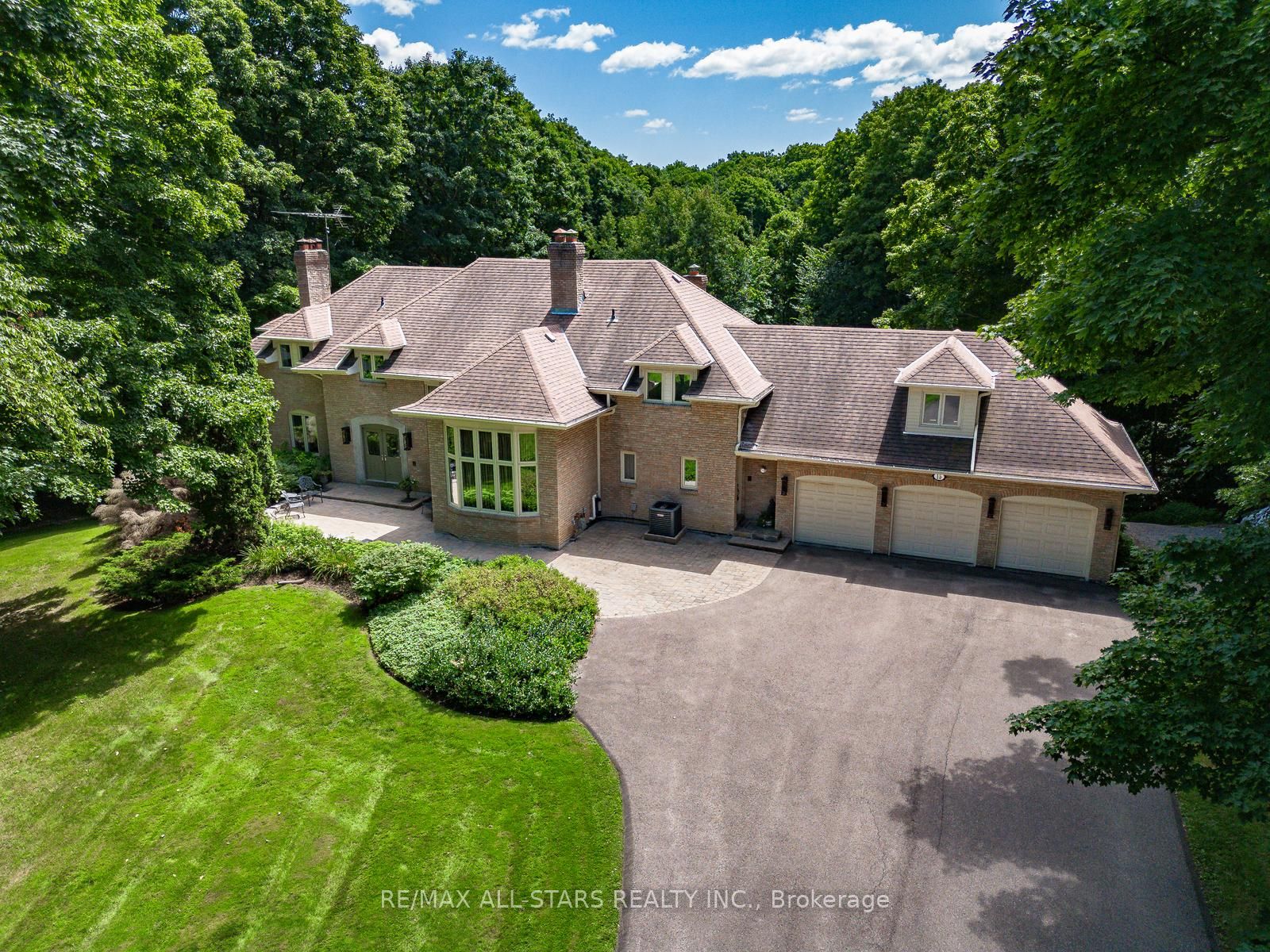 15 Skyridge Ct Property Photo 1