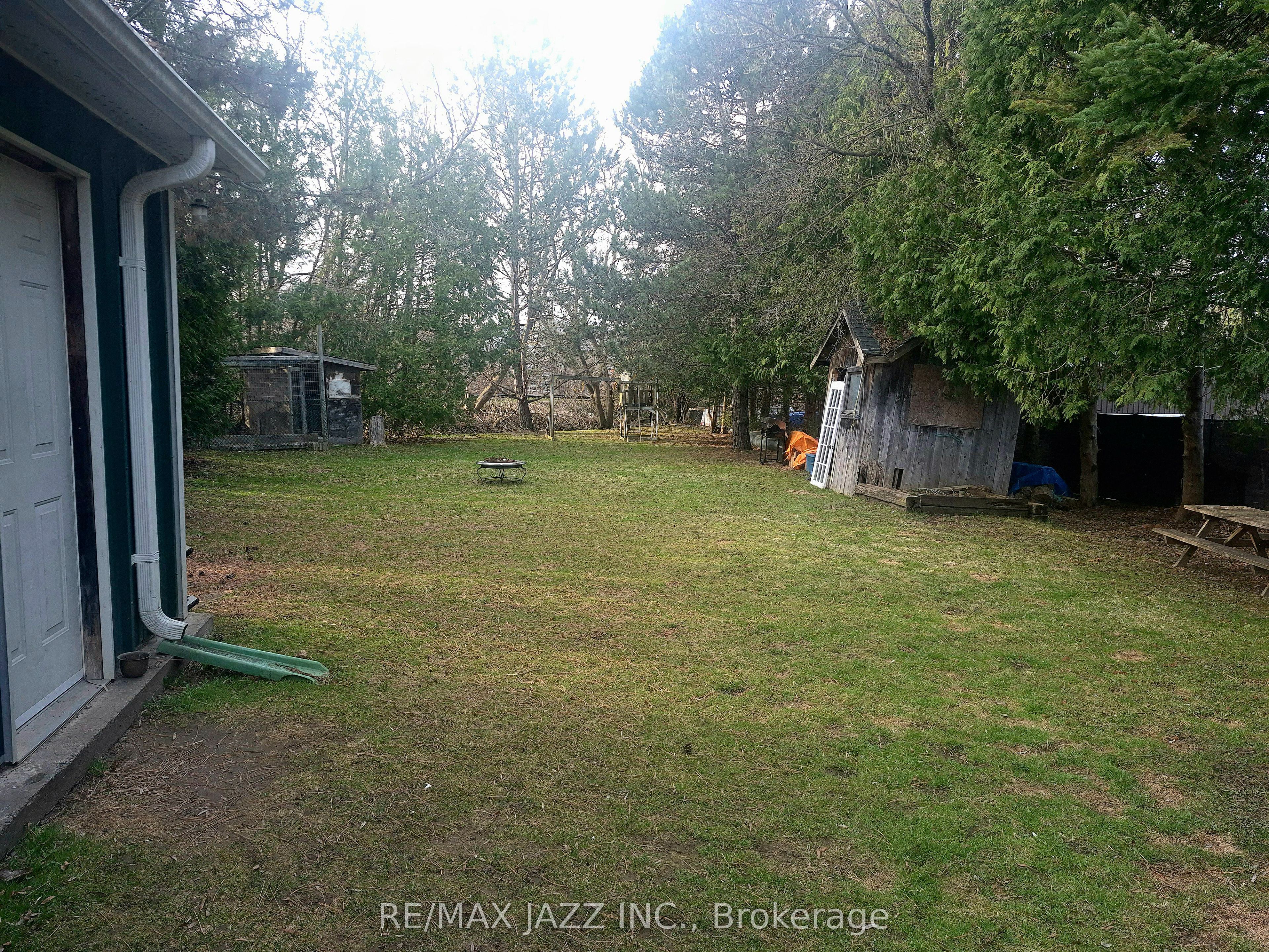35 Maple Street Property Photo 4