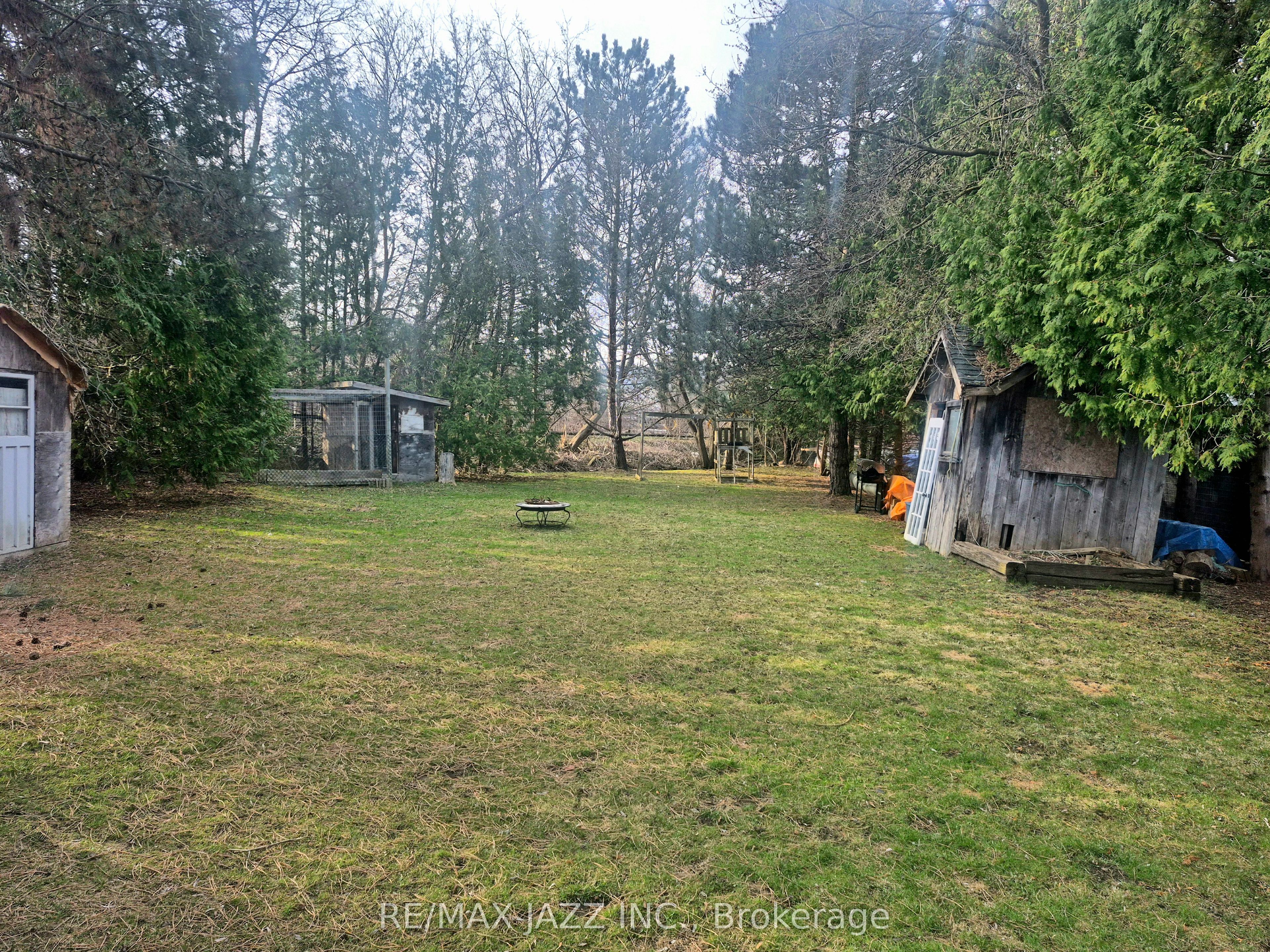 35 Maple Street Property Photo 27