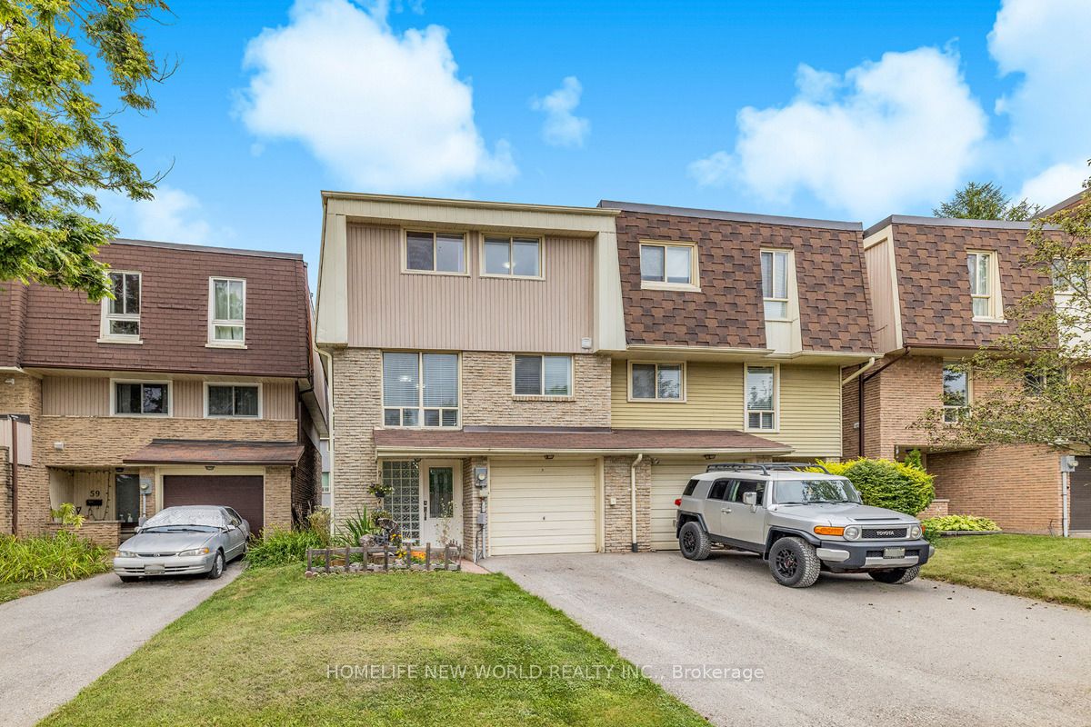 61 Poplar Crescent Property Photo 1