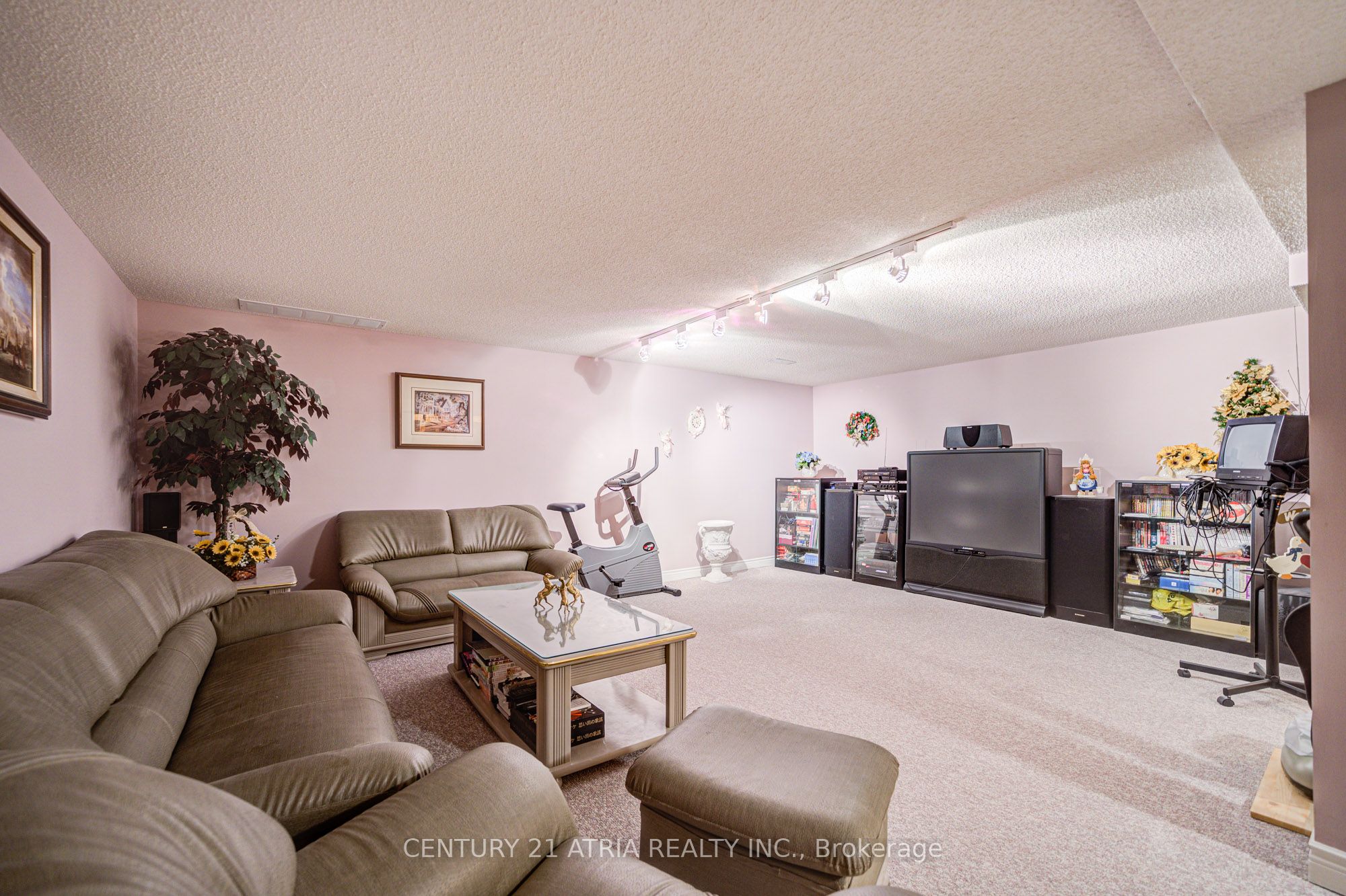 92 Springbrook Drive Property Photo 45