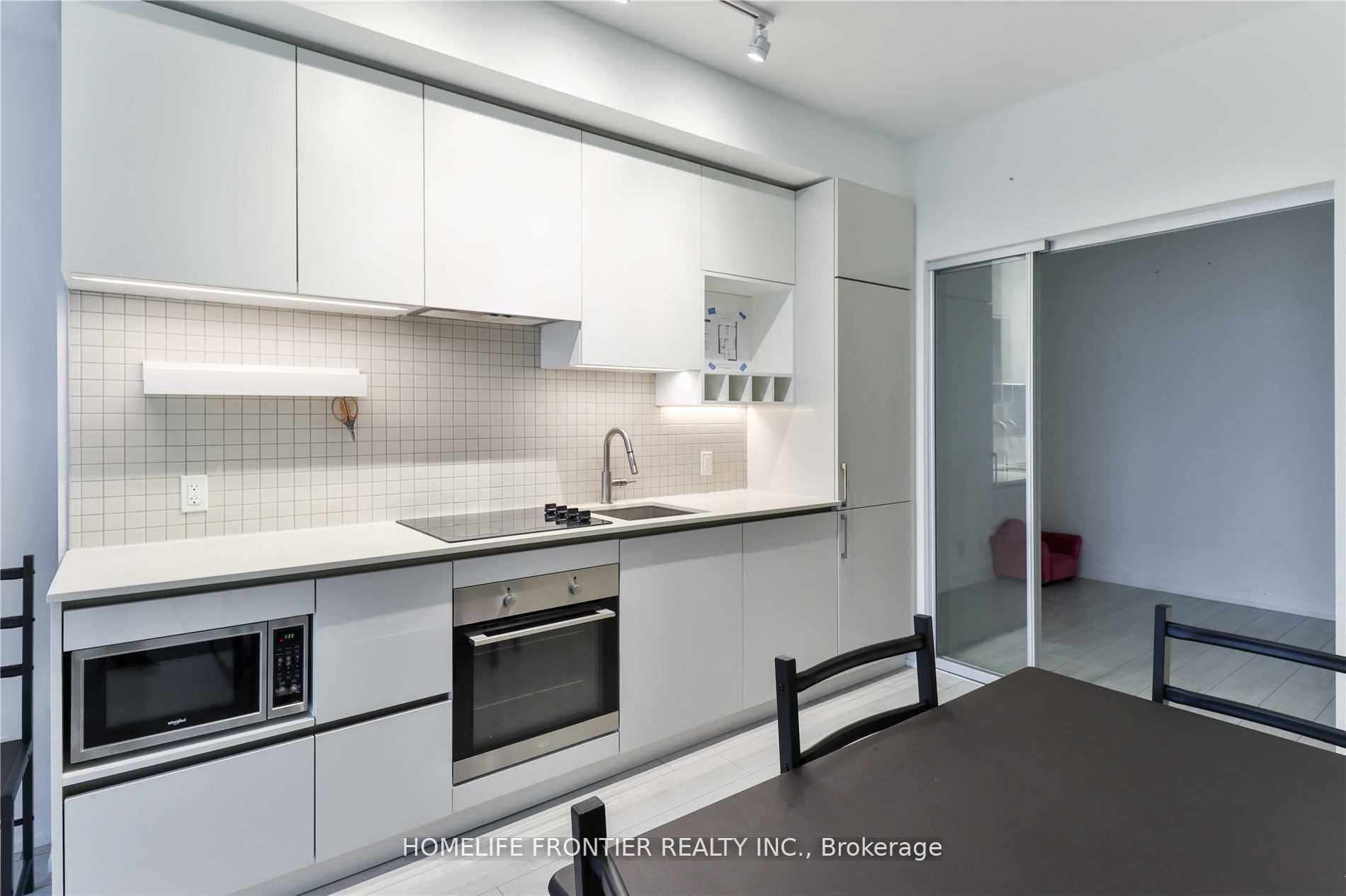#2615 - 950 Portage Parkway Property Photo 8