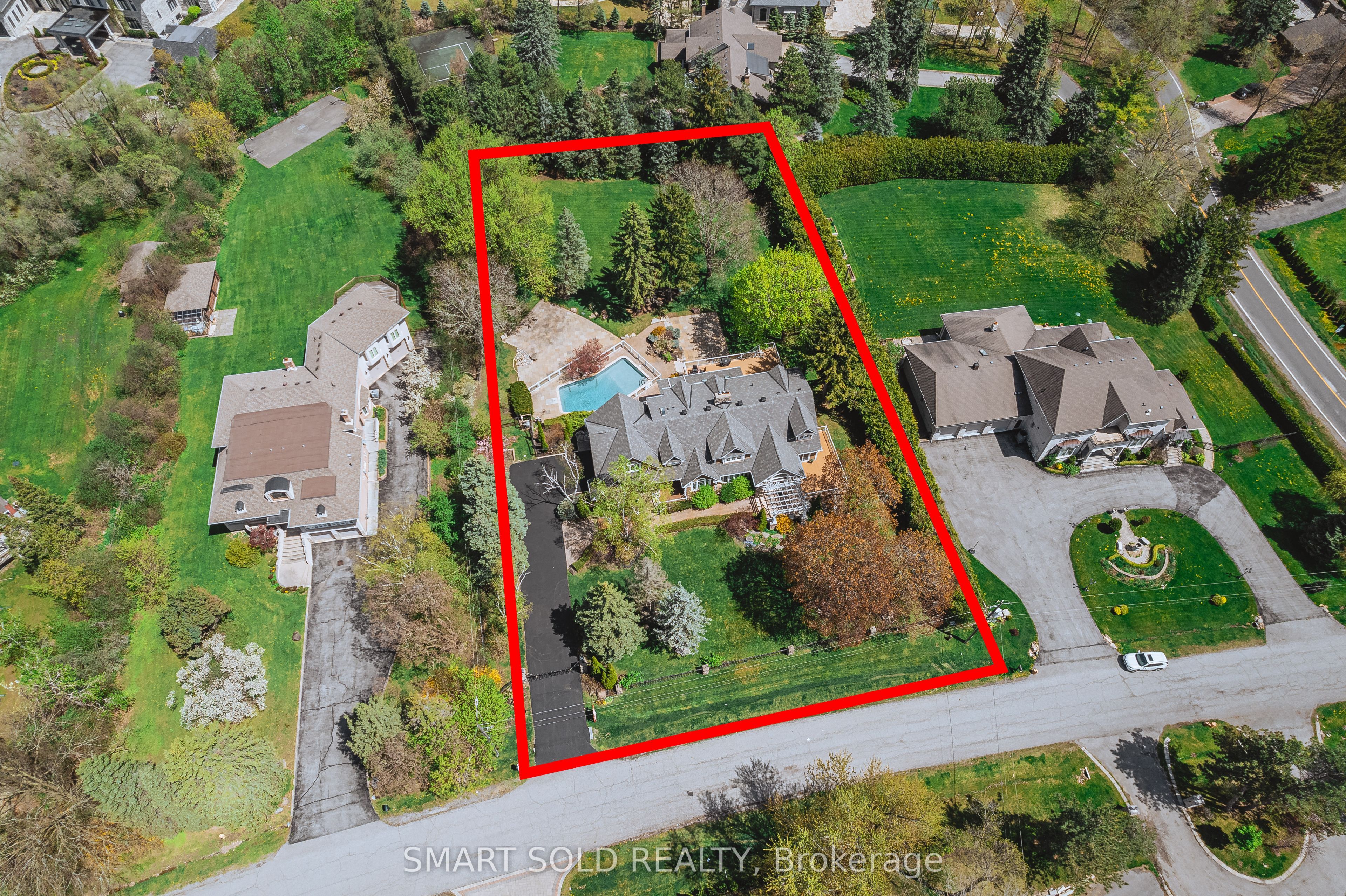 6 Bernadotte Dr Property Photo 1