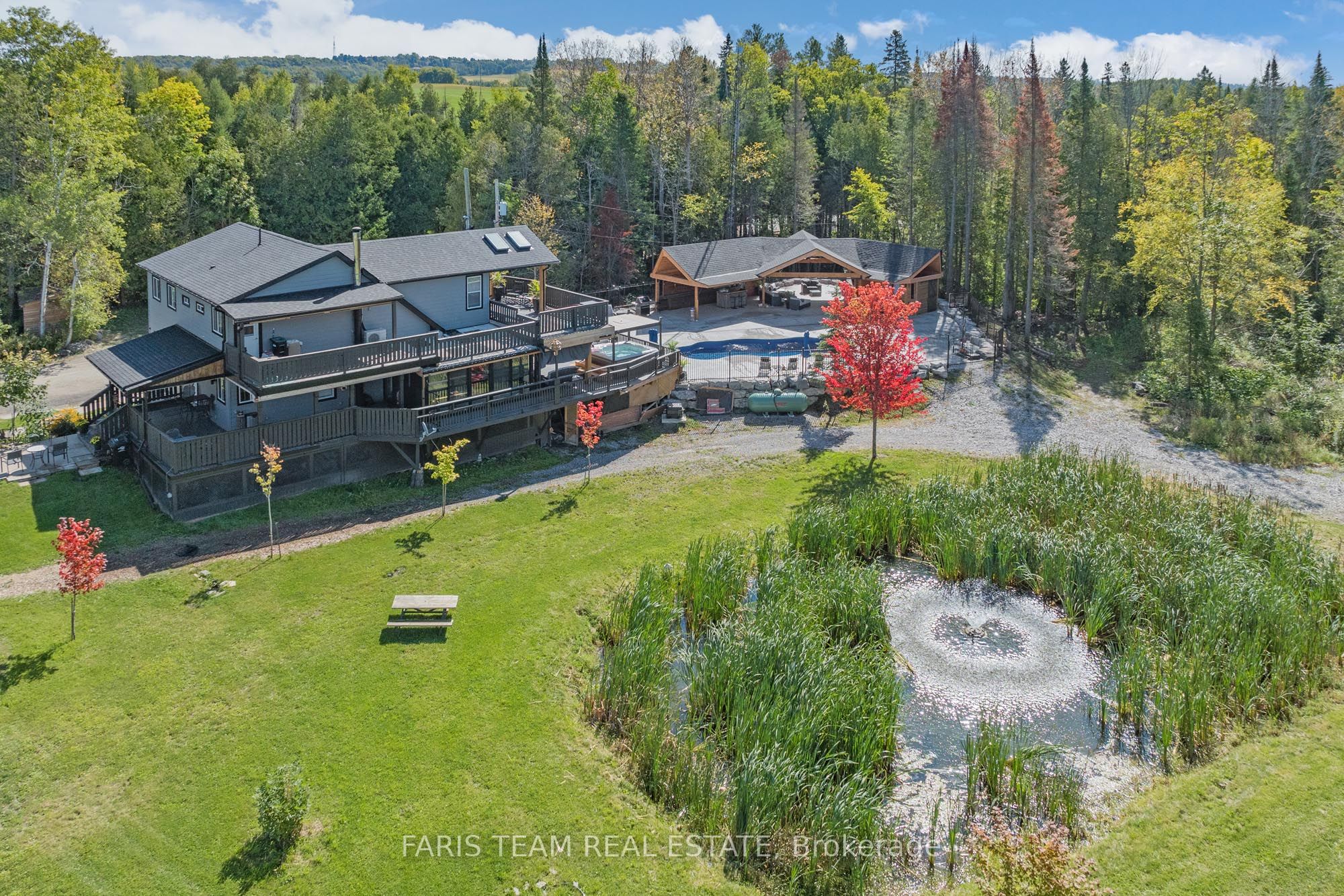 2642 5th Line Property Photo 1