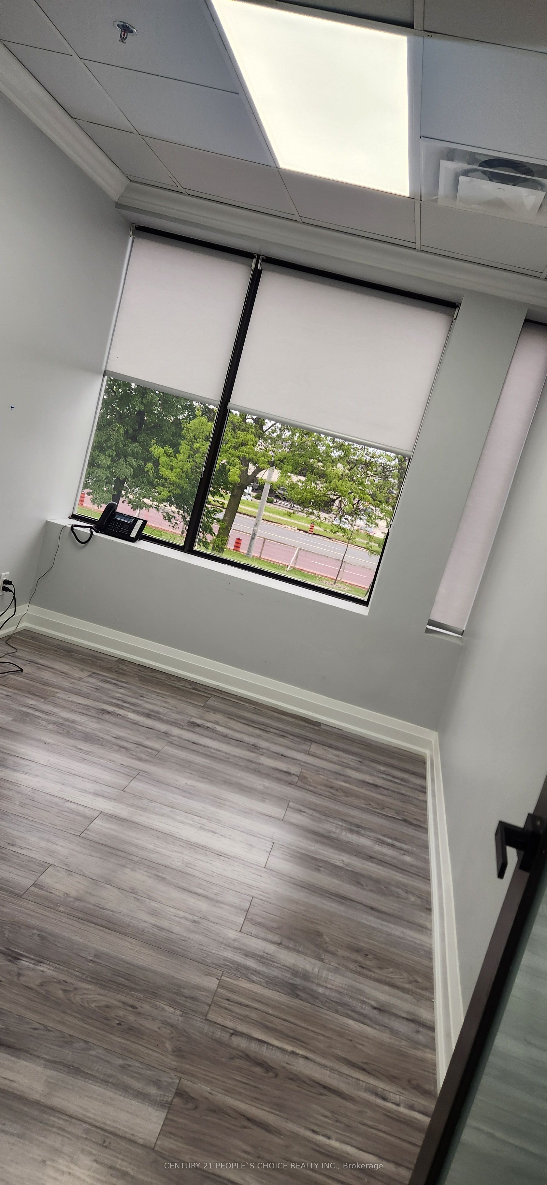 #upper - 237 Romina Drive Property Photo 3