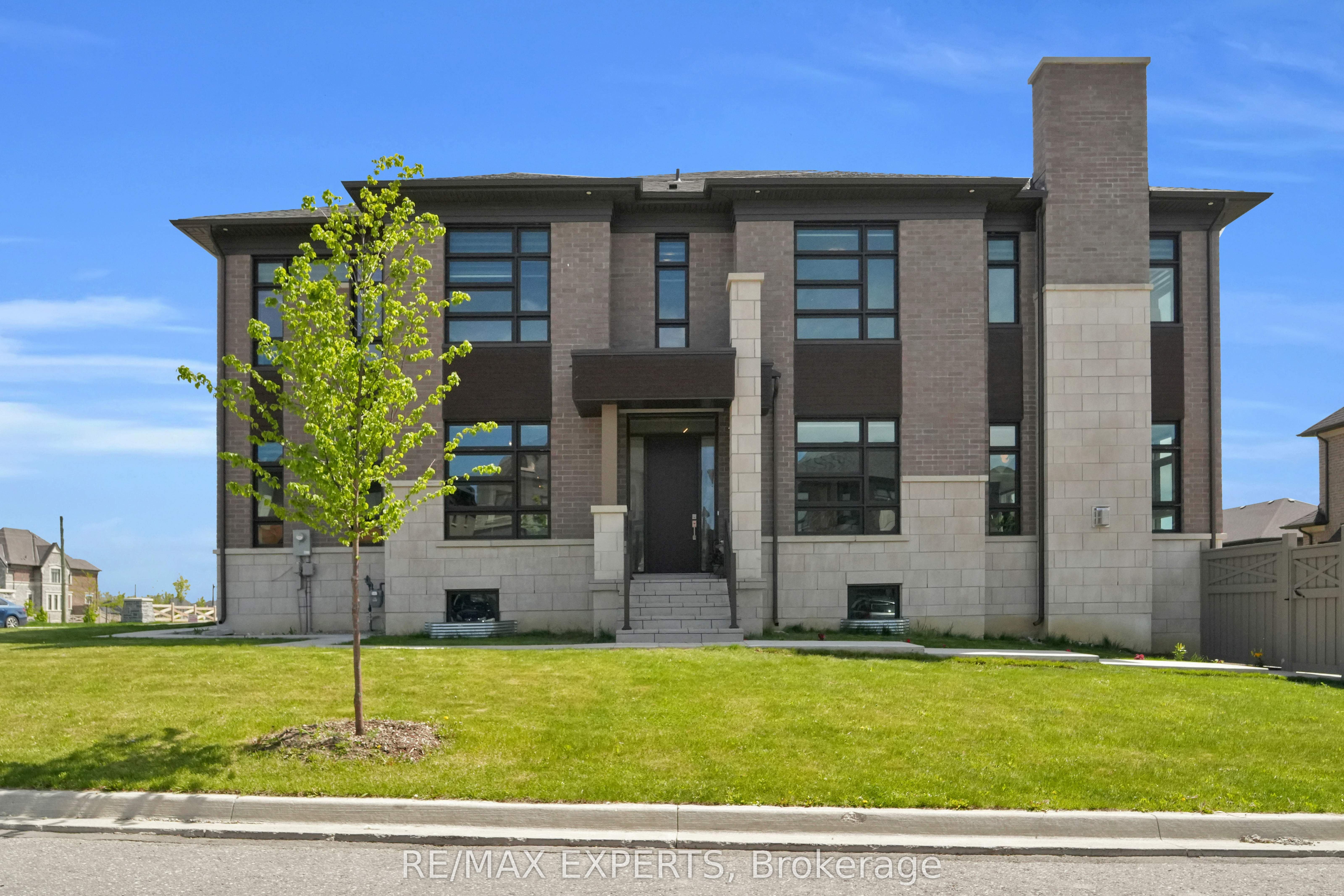 99 Wainfleet Crescent Property Photo 1