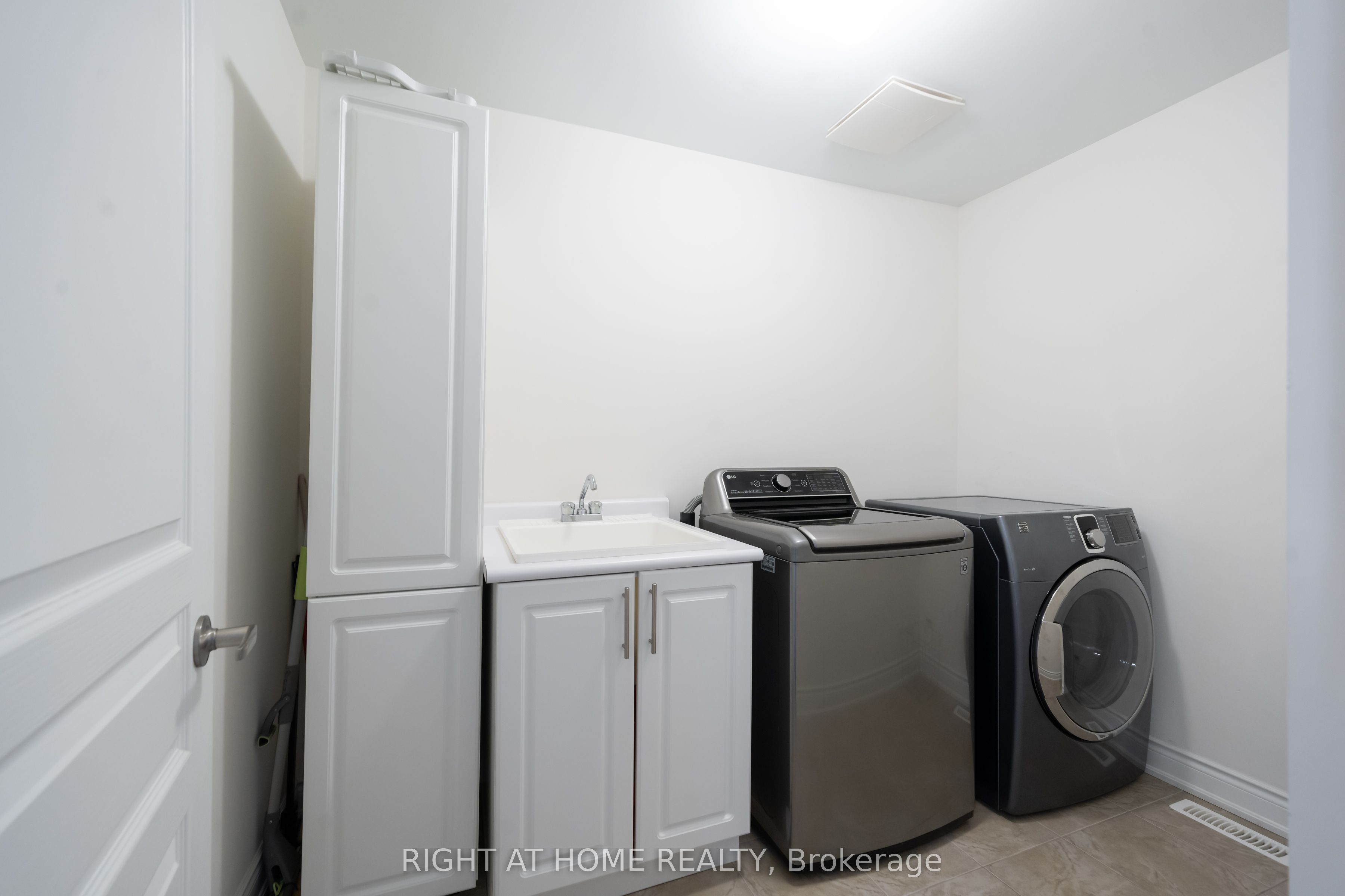 82 John Link Avenue Property Photo 38