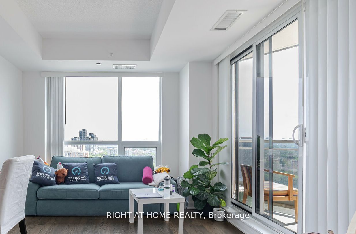 #1709 - 9205 Yonge Street Property Photo 5
