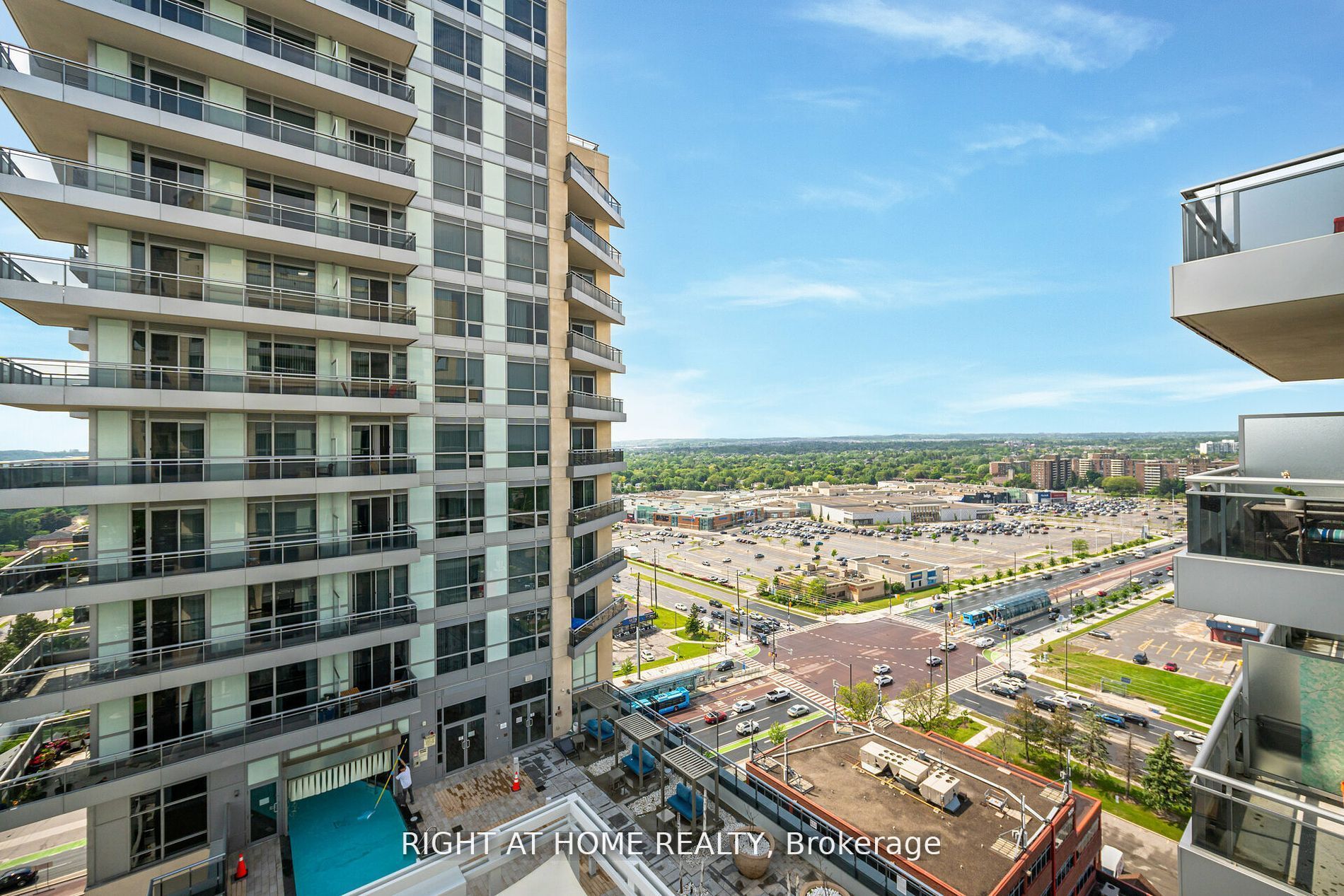 #1709 - 9205 Yonge Street Property Photo 9