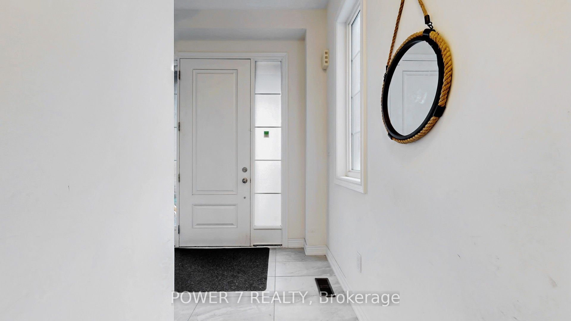 381 Chouinard Way Property Photo 18