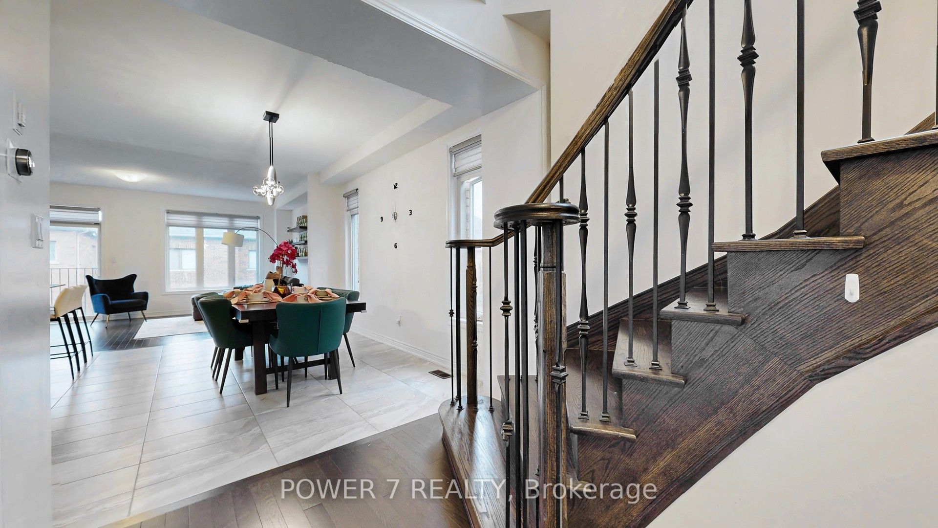 381 Chouinard Way Property Photo 20