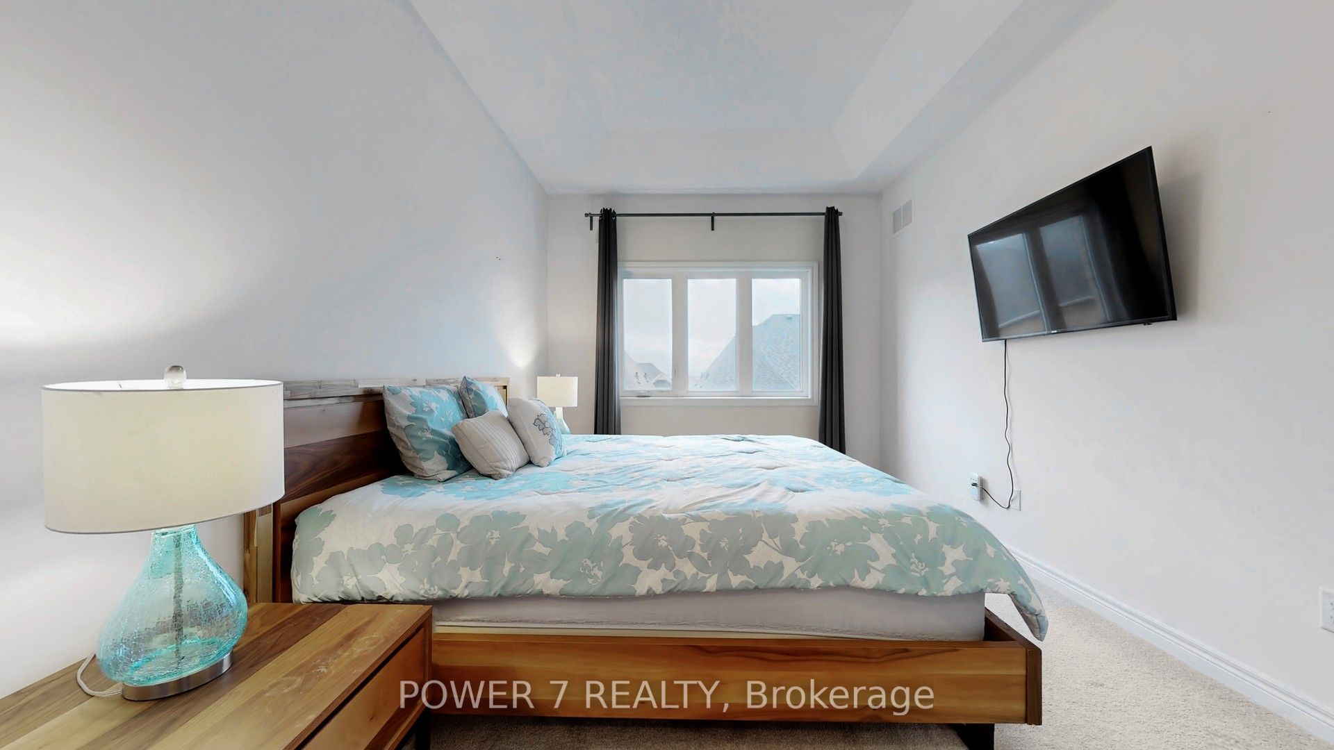 381 Chouinard Way Property Photo 25