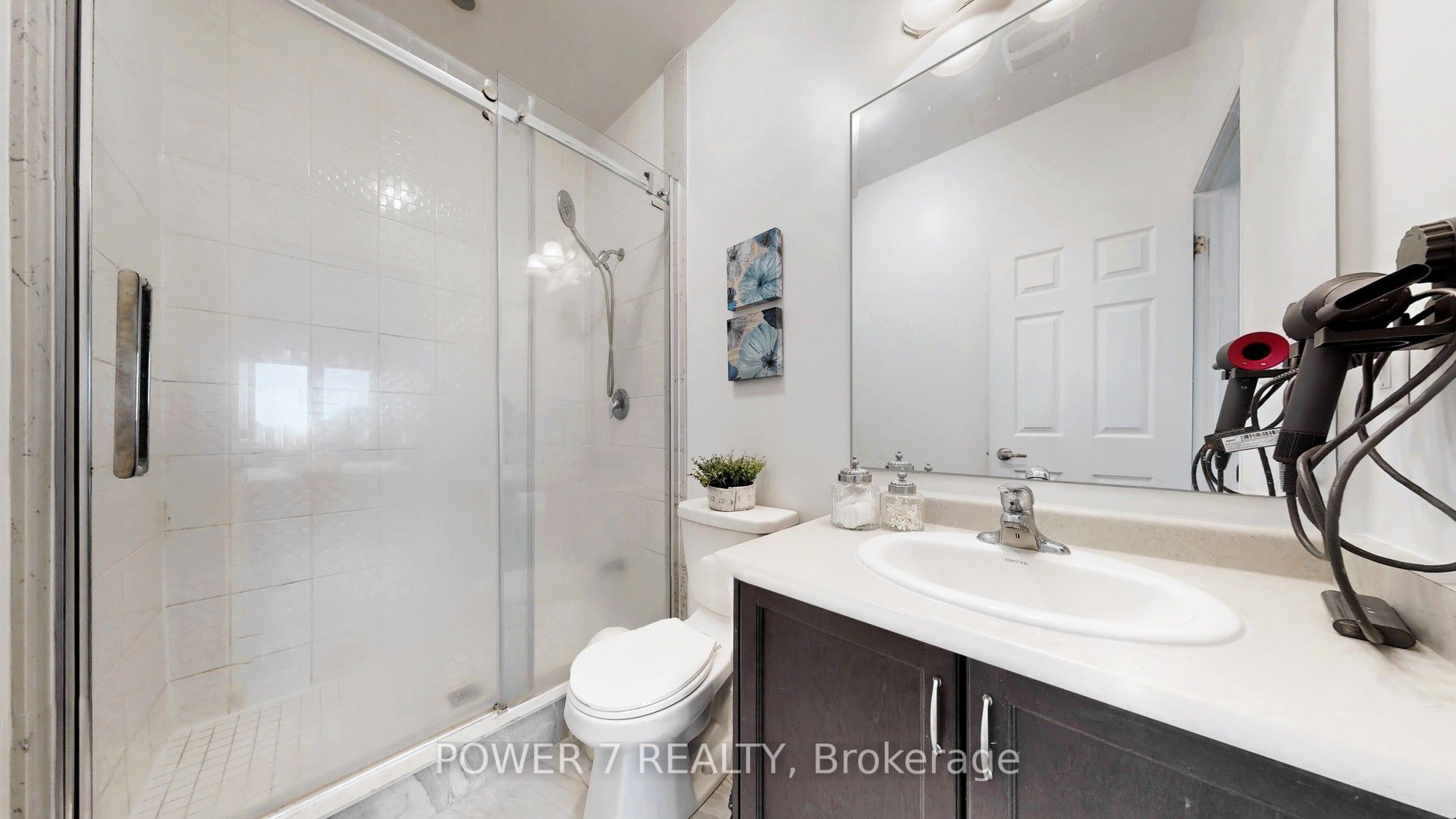 381 Chouinard Way Property Photo 27