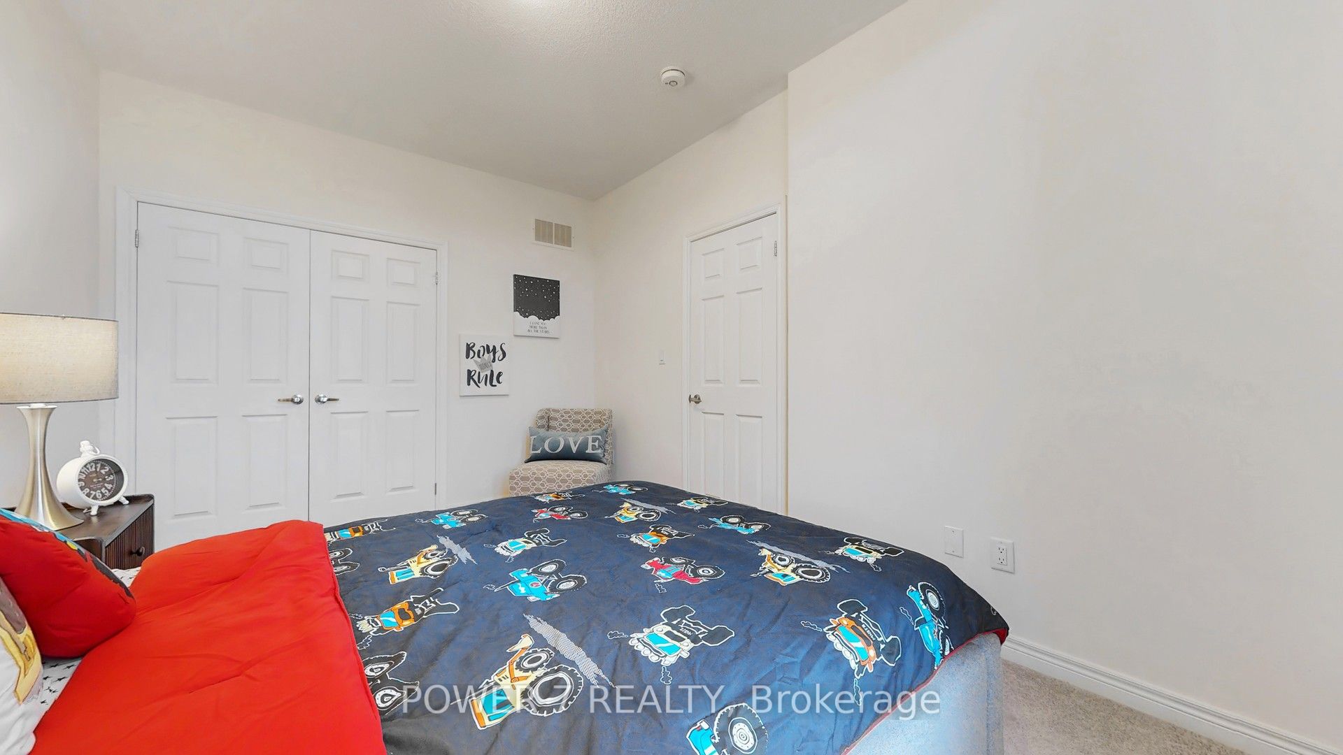 381 Chouinard Way Property Photo 30