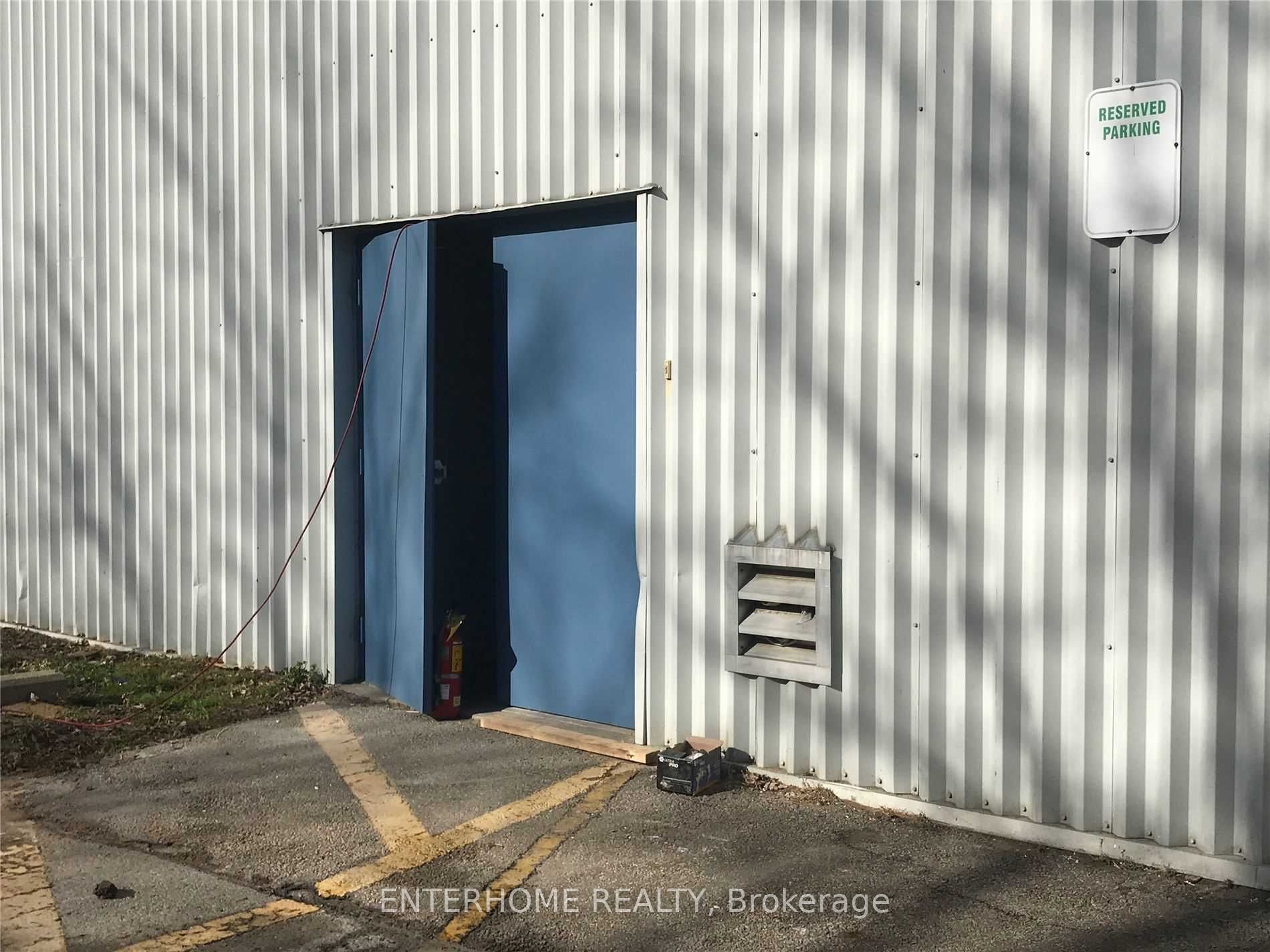 #3 - 1124 Stellar Drive Property Photo 3