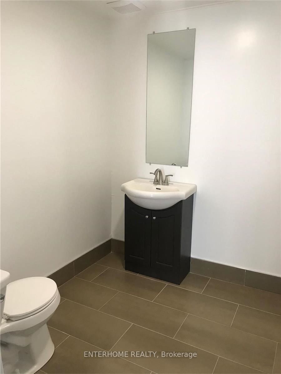 #3 - 1124 Stellar Drive Property Photo 19