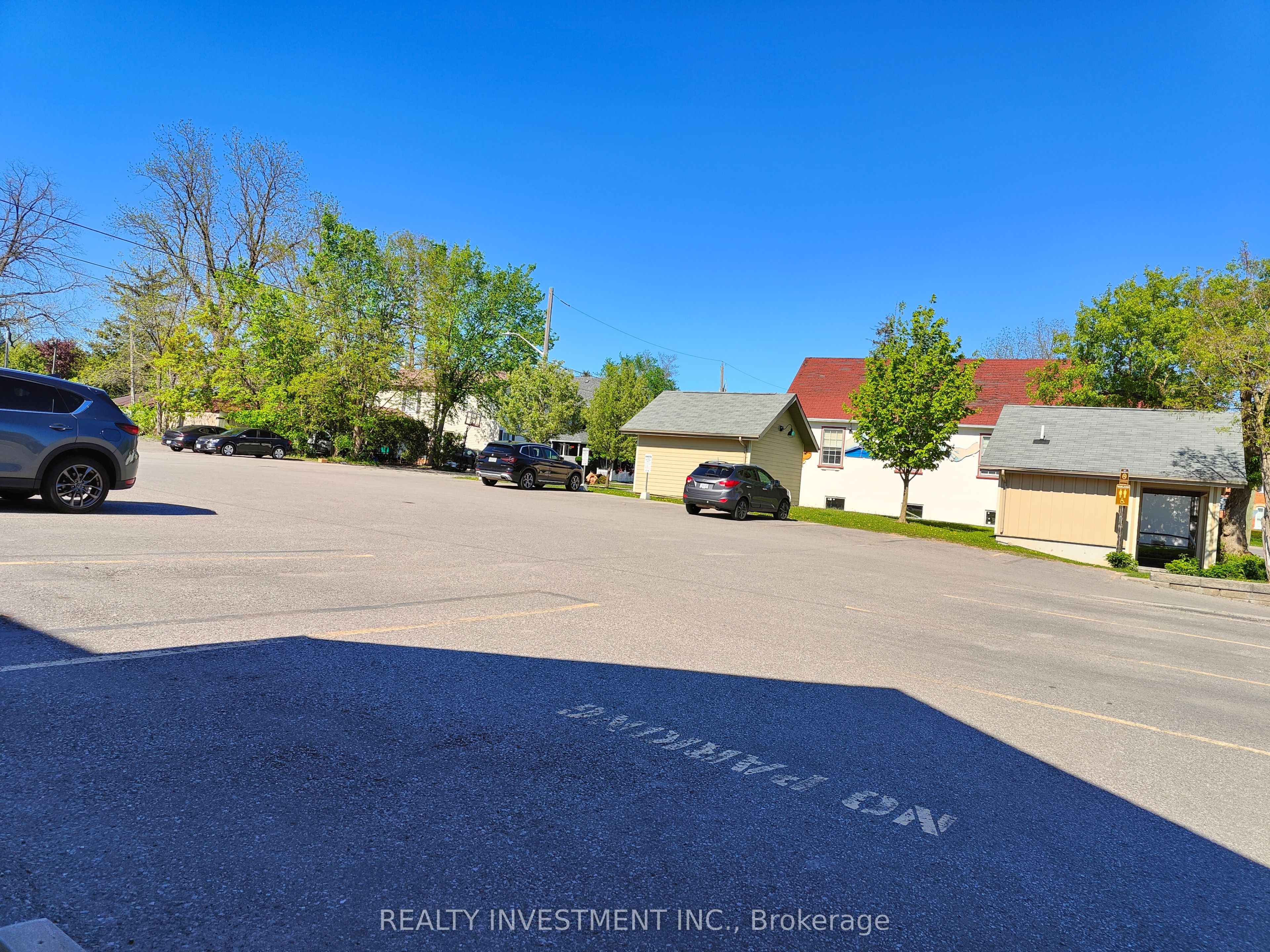 107 Main St N Property Photo 15