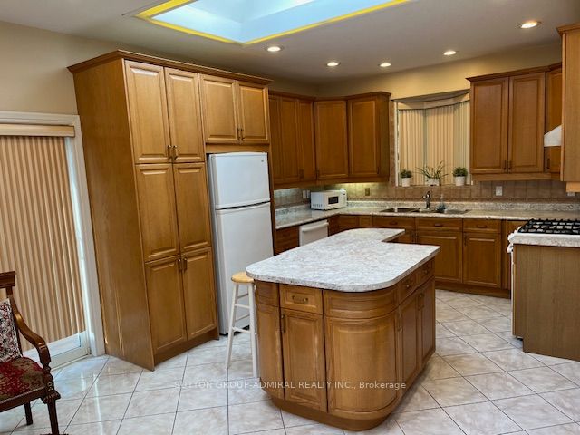 137 Arnold Avenue Property Photo 4