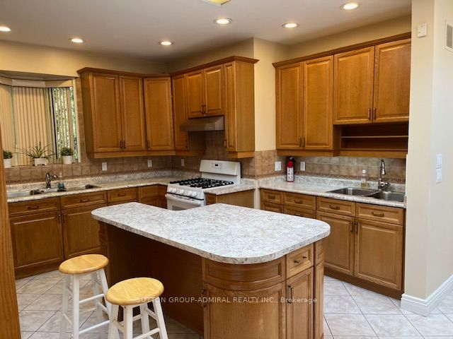 137 Arnold Avenue Property Photo 5
