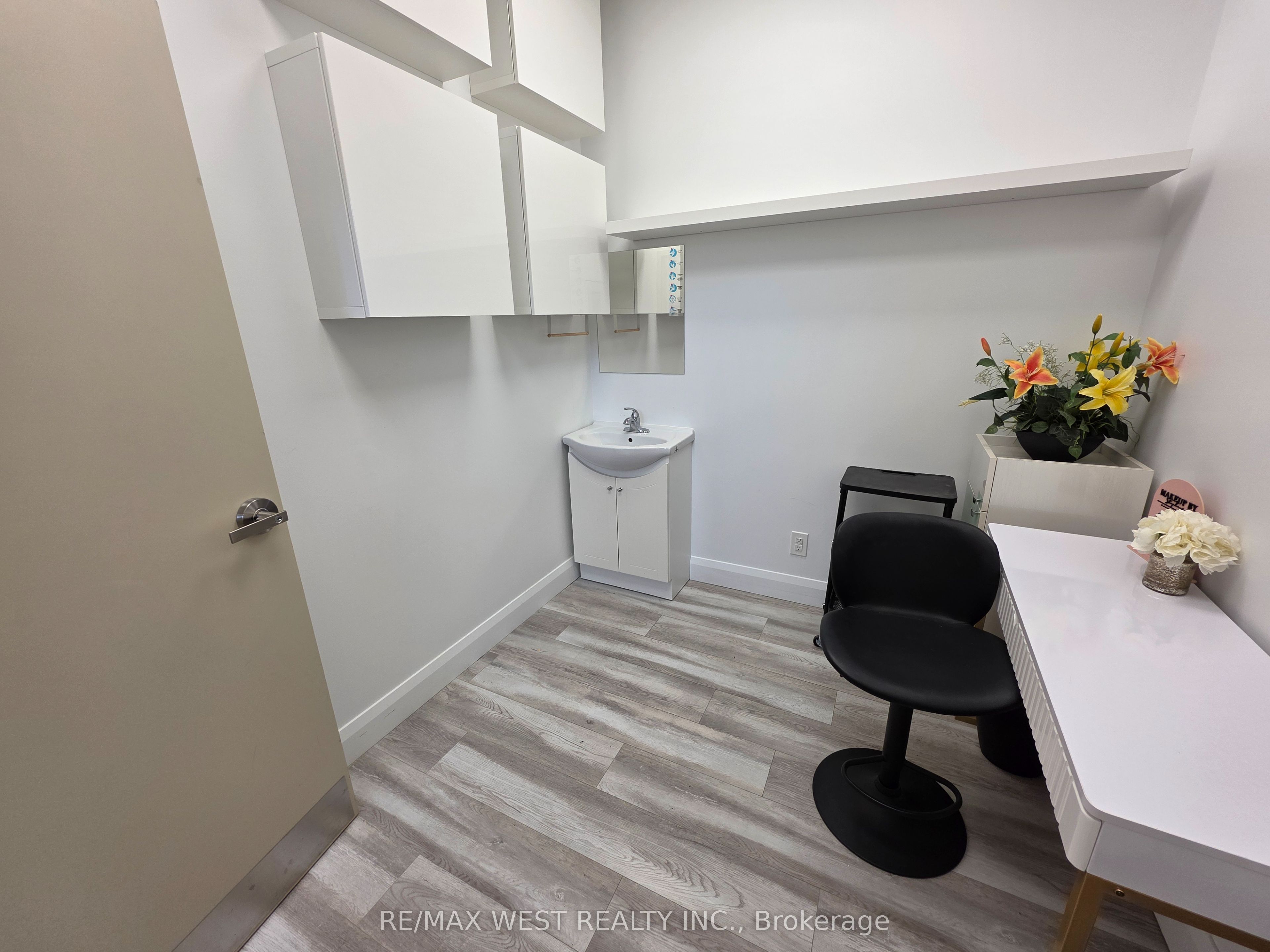 1480 Major Mackenzie Dr W Drive E06 Rm4 Property Photo 2