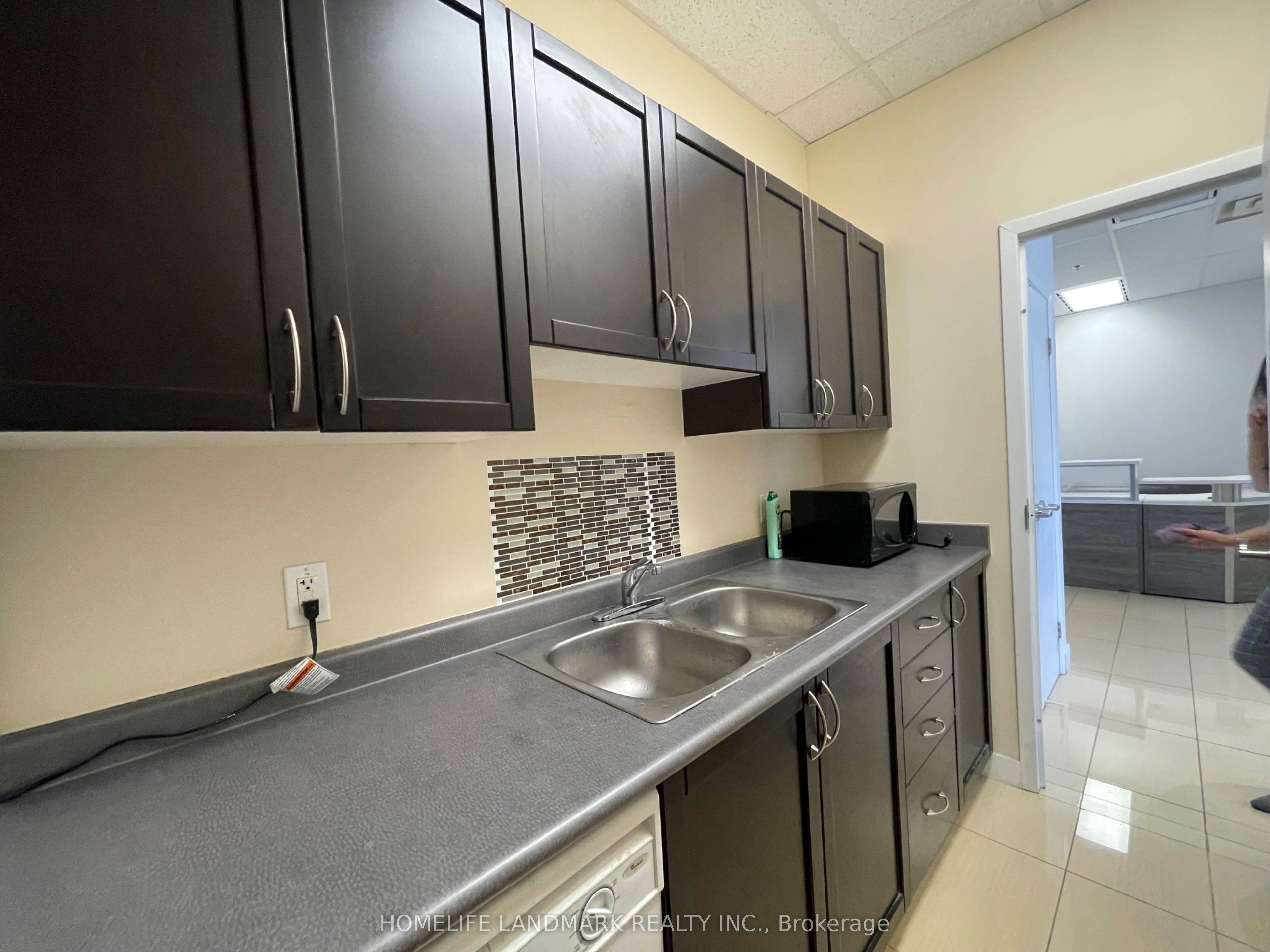 #907 - 3601 Highwy 7 East Property Photo 23