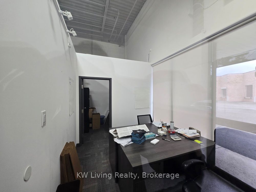 #8 & 10 - 361 Steelcase Road Property Photo 11