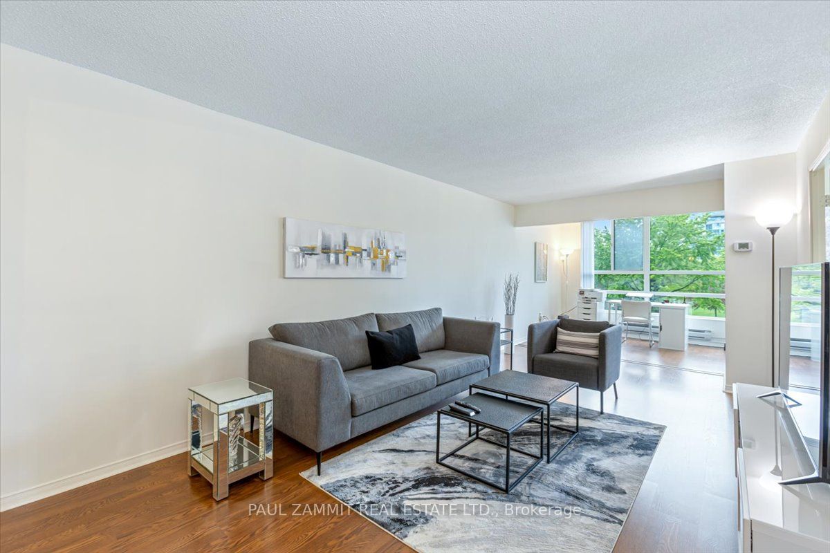 #214 - 7825 Bayview Avenue Property Photo 5