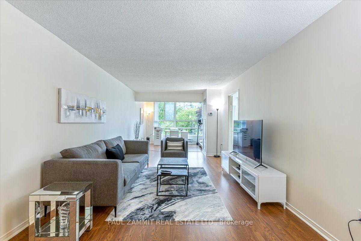#214 - 7825 Bayview Avenue Property Photo 7