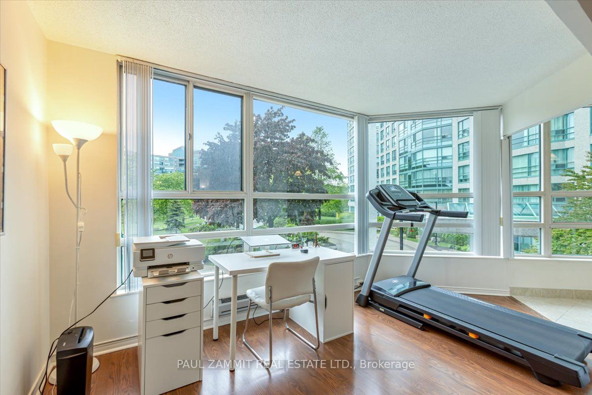 #214 - 7825 Bayview Avenue Property Photo 8