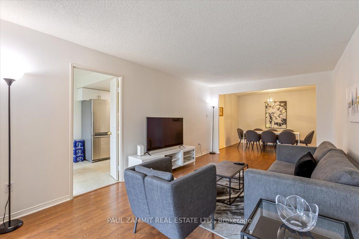 #214 - 7825 Bayview Avenue Property Photo 10