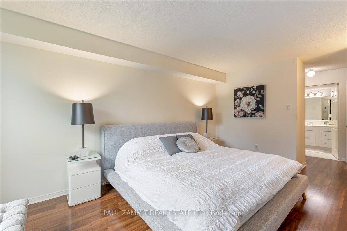 #214 - 7825 Bayview Avenue Property Photo 17