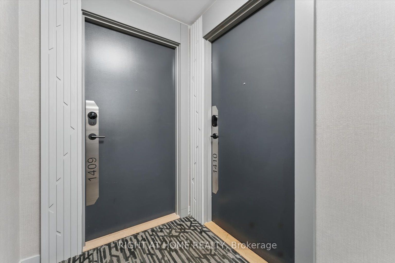 #1410 - 95 Oneida Crescent Property Photo 2