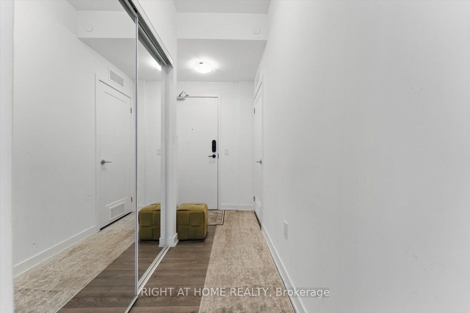 #1410 - 95 Oneida Crescent Property Photo 3