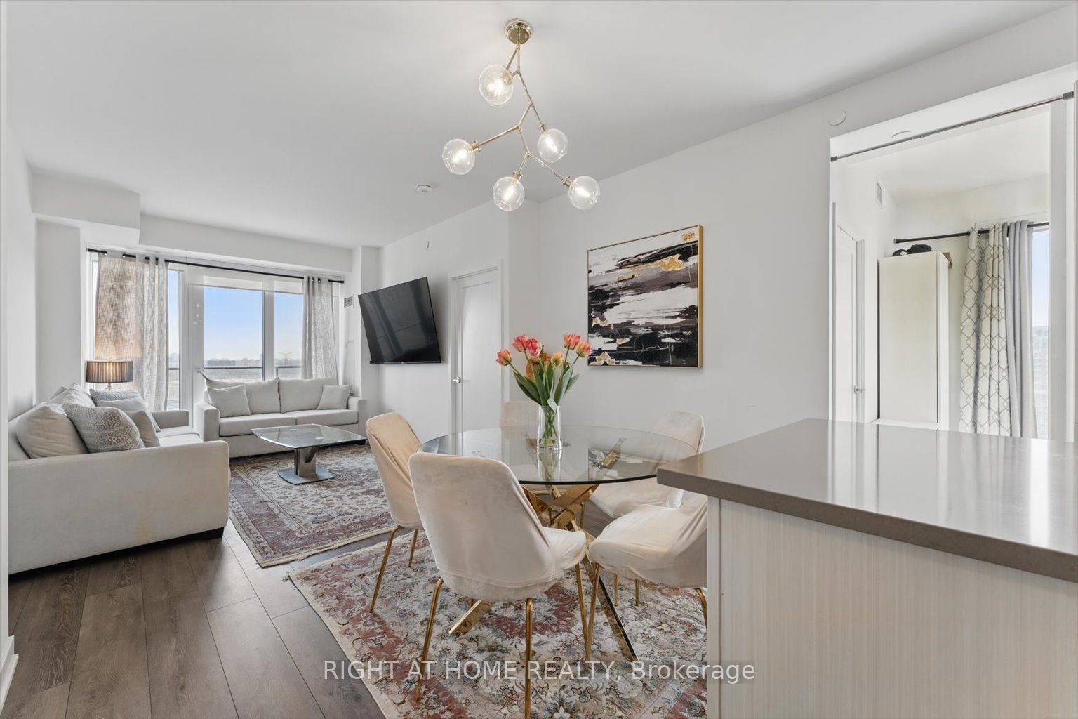 #1410 - 95 Oneida Crescent Property Photo 10
