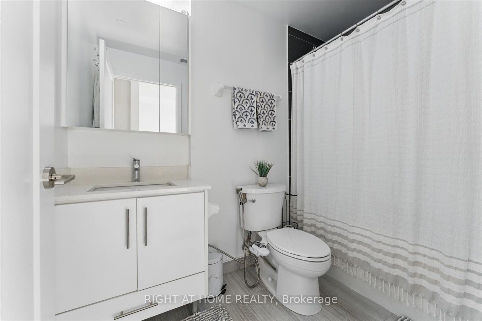 #1410 - 95 Oneida Crescent Property Photo 19