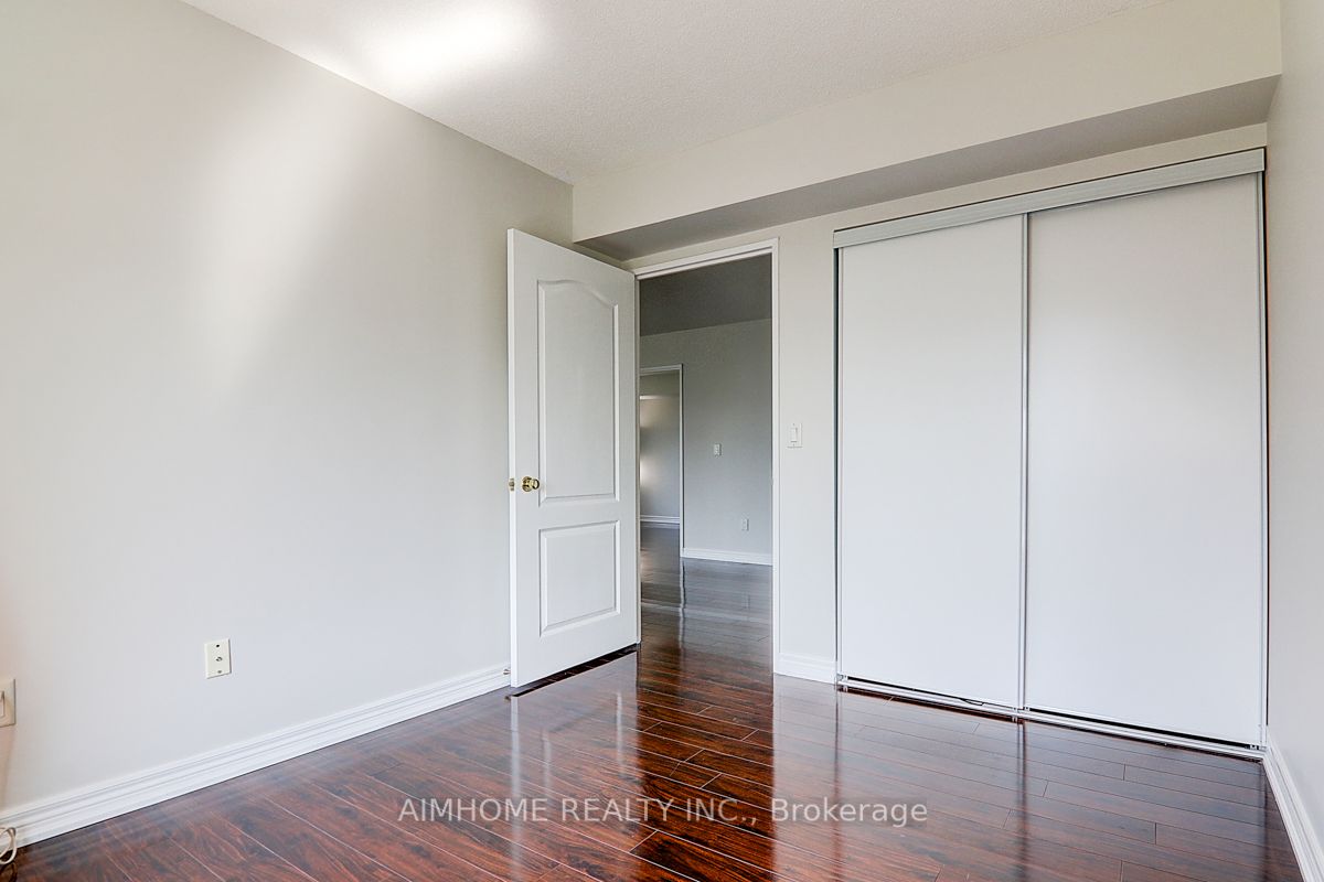 135 Pond Drive 510 Property Photo 19