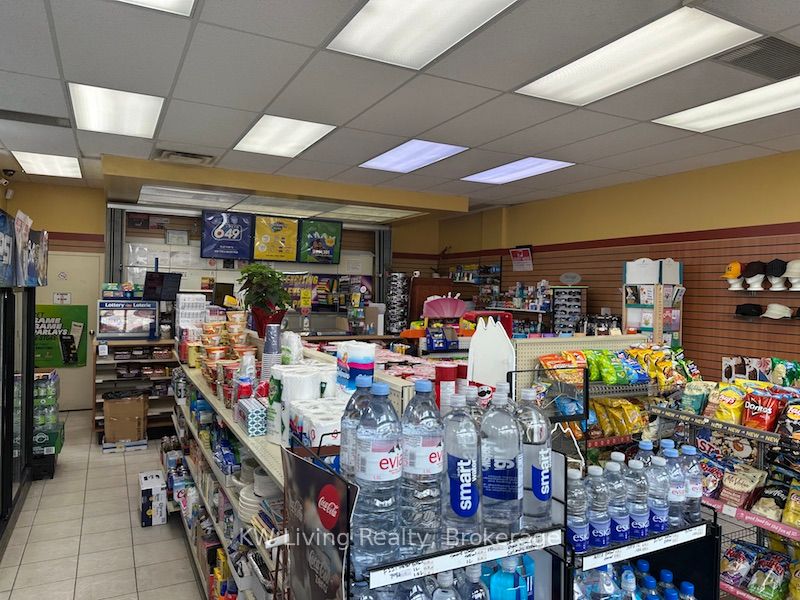 #b - 7333 Woodbine Avenue Property Photo 5