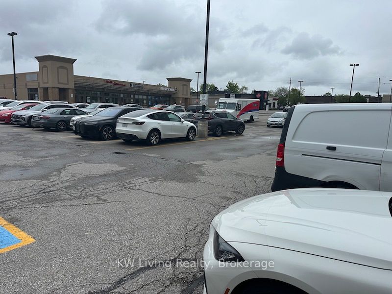 #b - 7333 Woodbine Avenue Property Photo 13