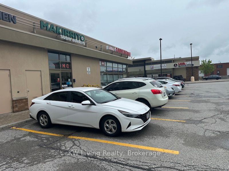 #b - 7333 Woodbine Avenue Property Photo 14