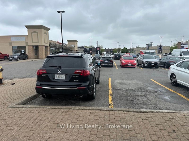#b - 7333 Woodbine Avenue Property Photo 15