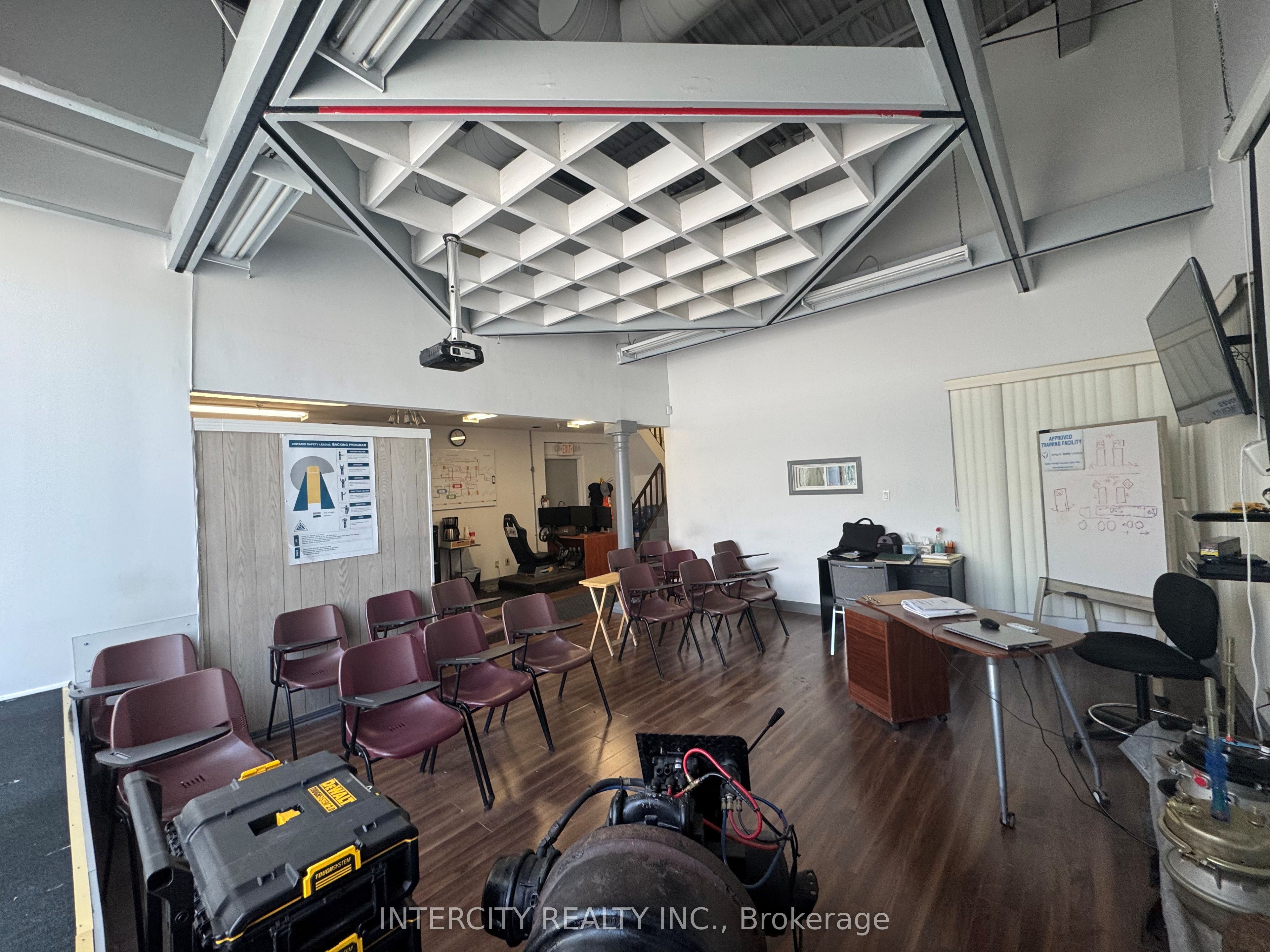 2100 Steeles Ave W Property Photo 5