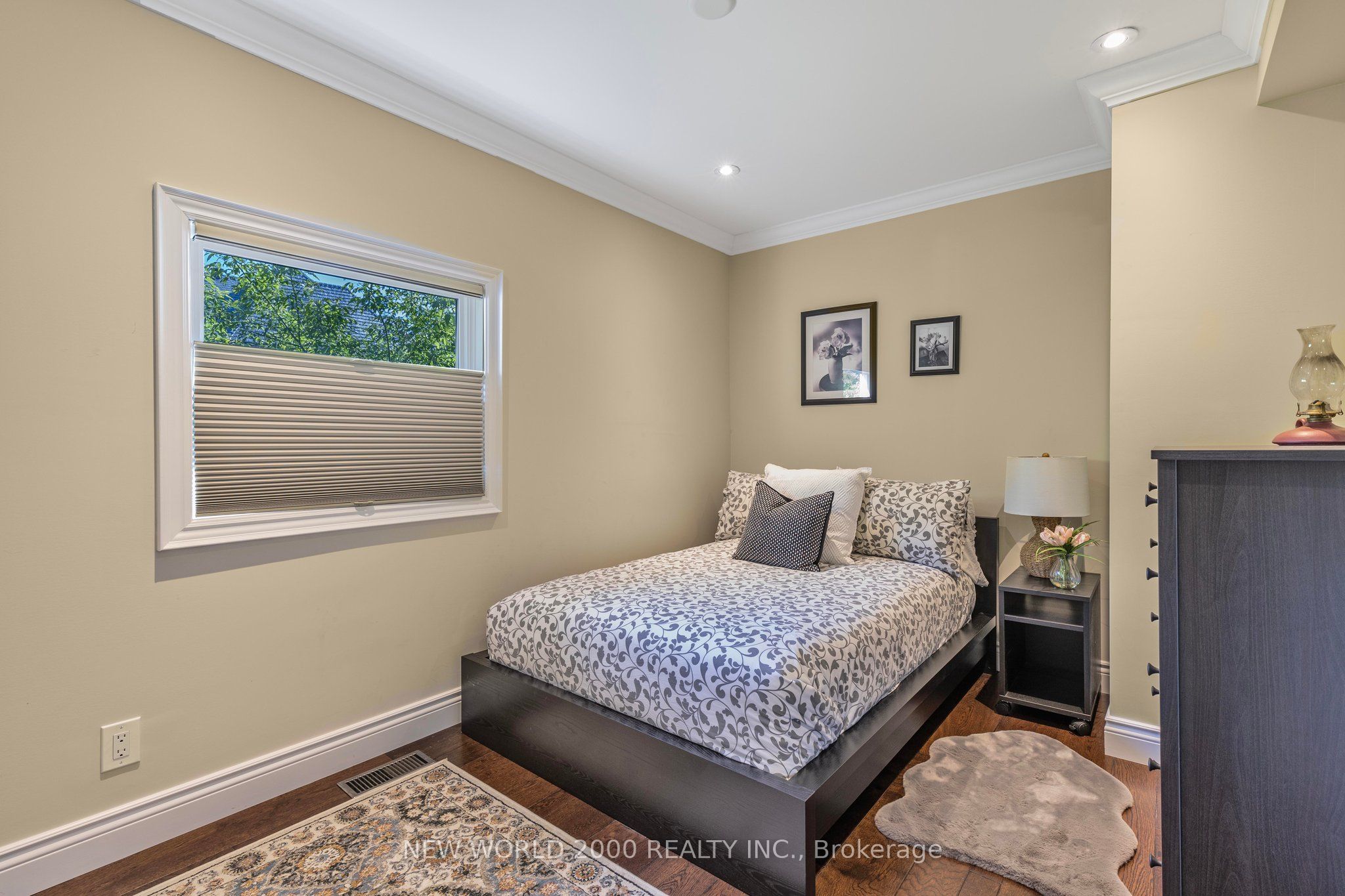 245 Lakeland Crescent Property Photo 7