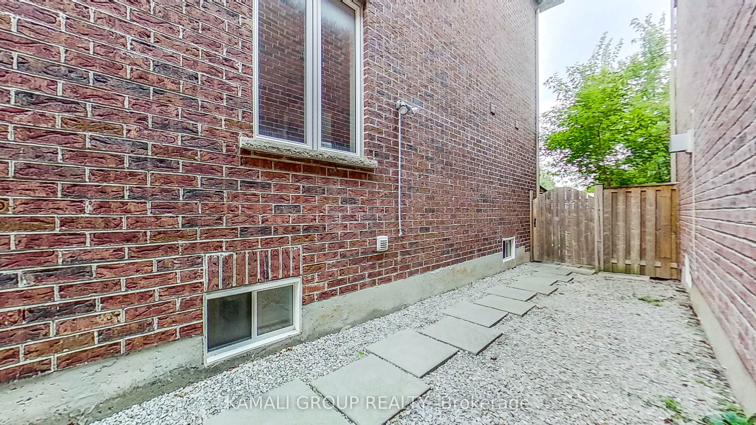 #bsmt #2 - 156 Townsgate Drive Property Photo 12