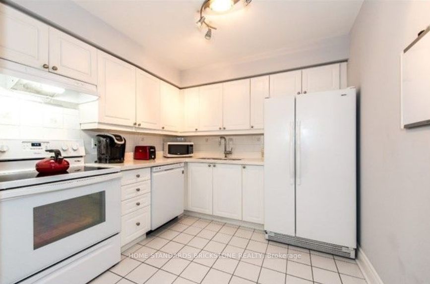 91 Townsgate Drive 805 Property Photo 1