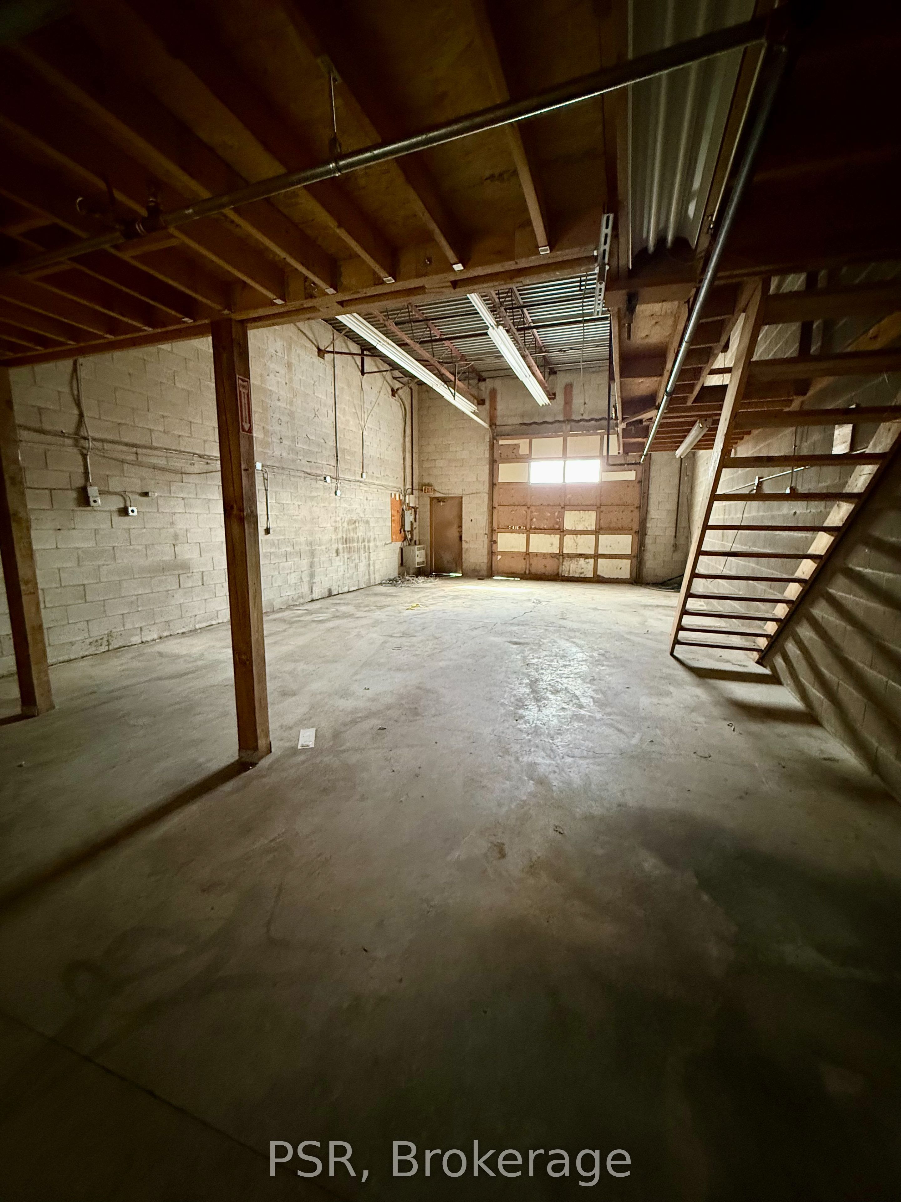 #12 - 91 Fernstaff Court Property Photo 12