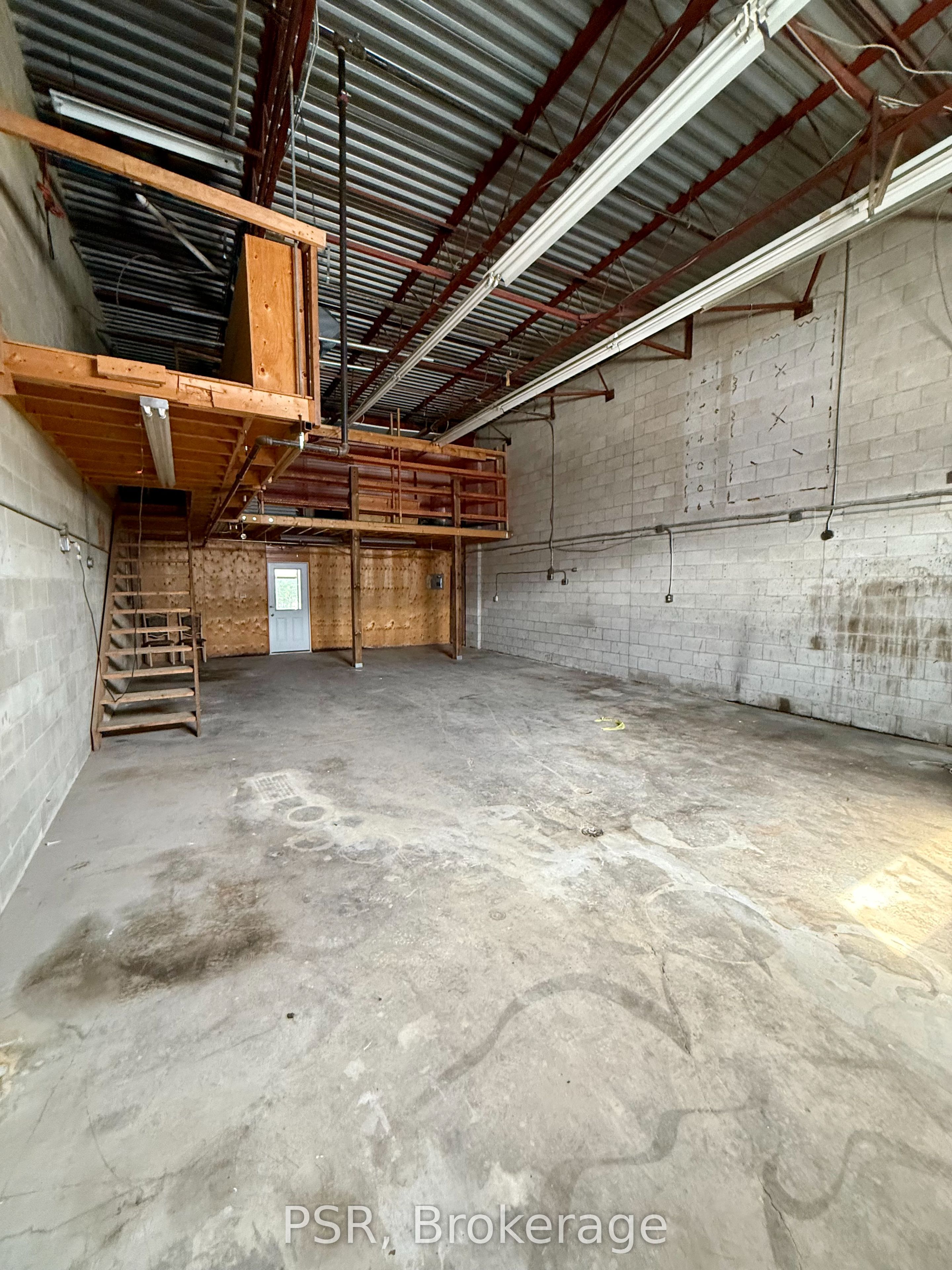 #12 - 91 Fernstaff Court Property Photo 13