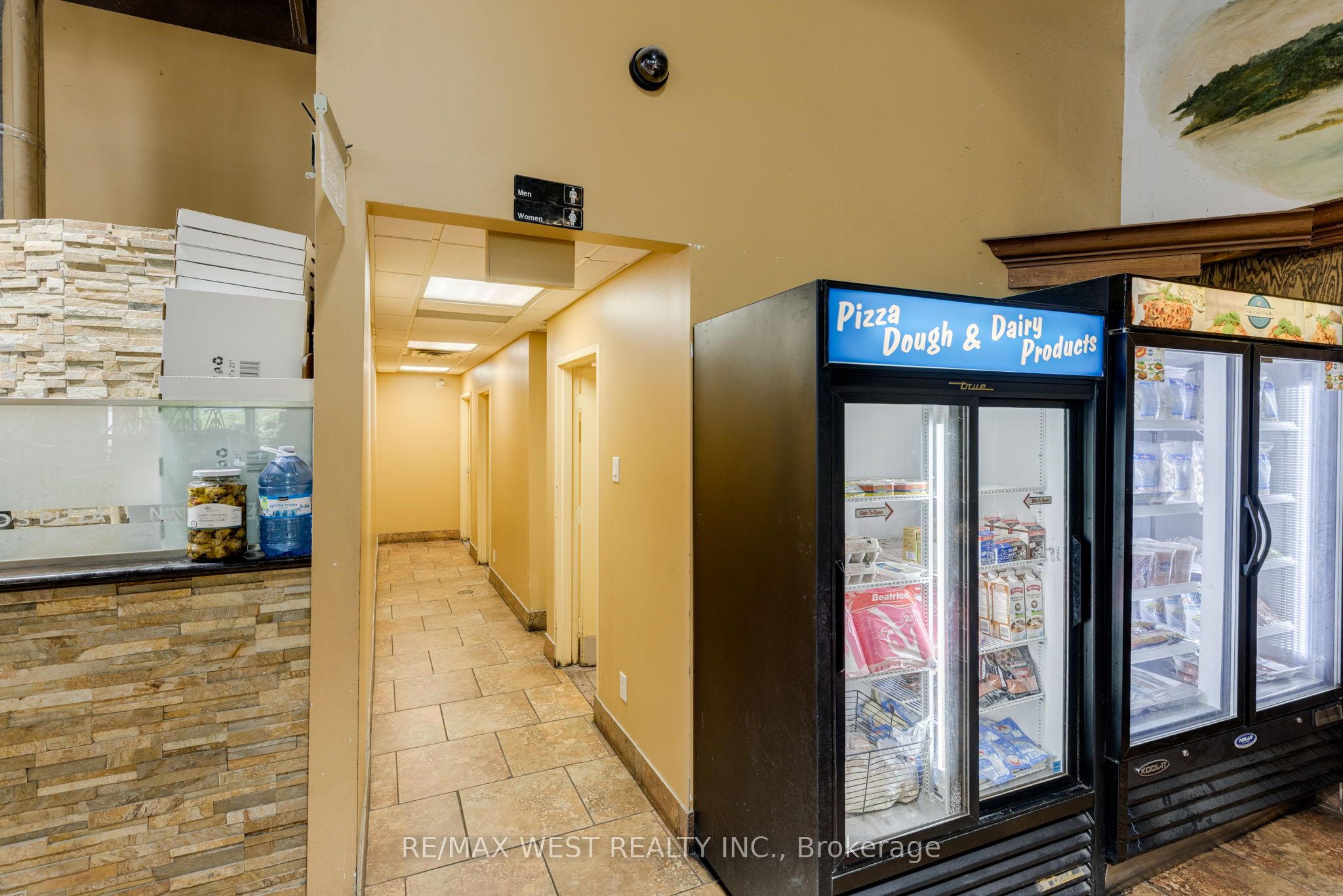 7287 Yonge St Property Photo 13