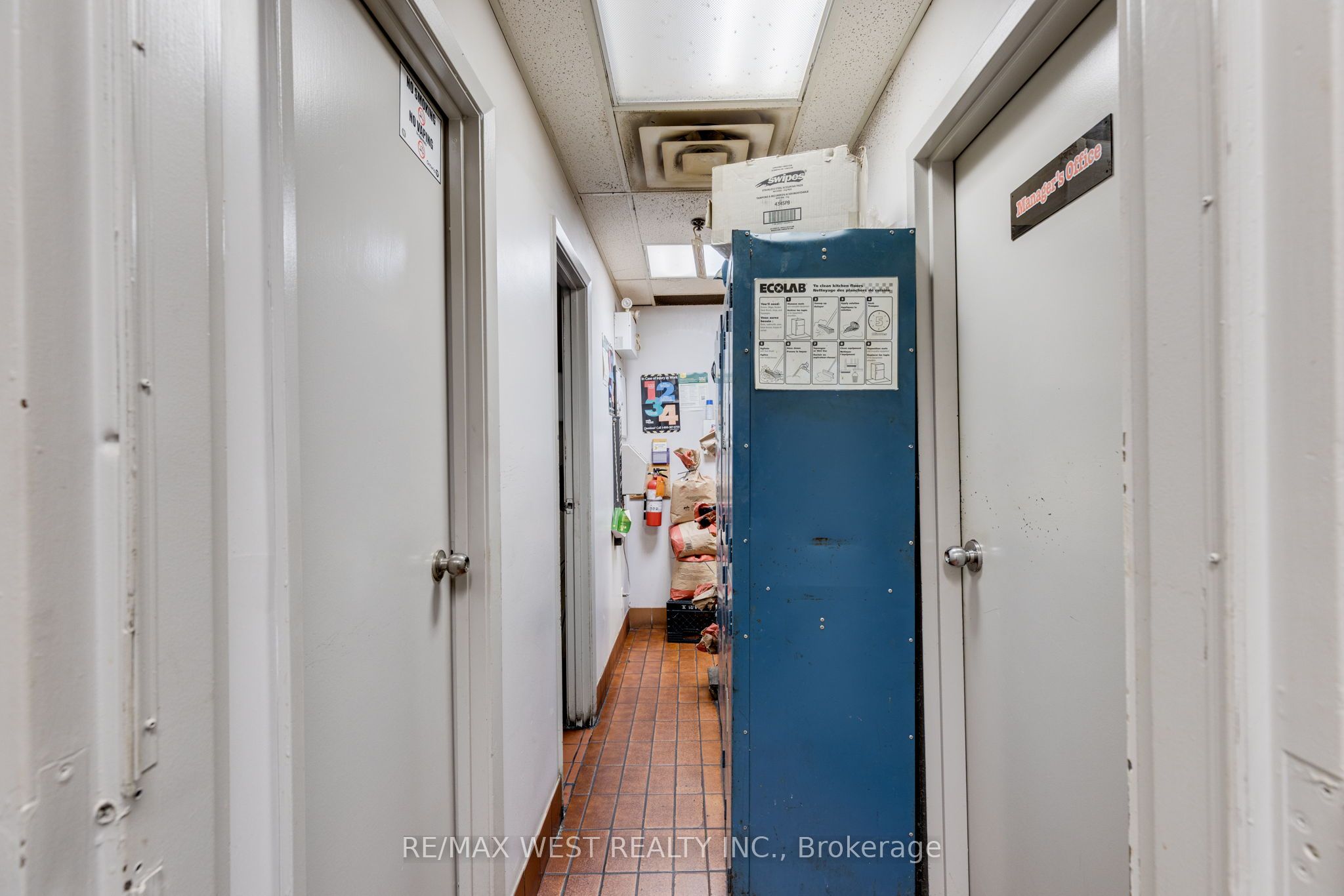 7287 Yonge St Property Photo 21